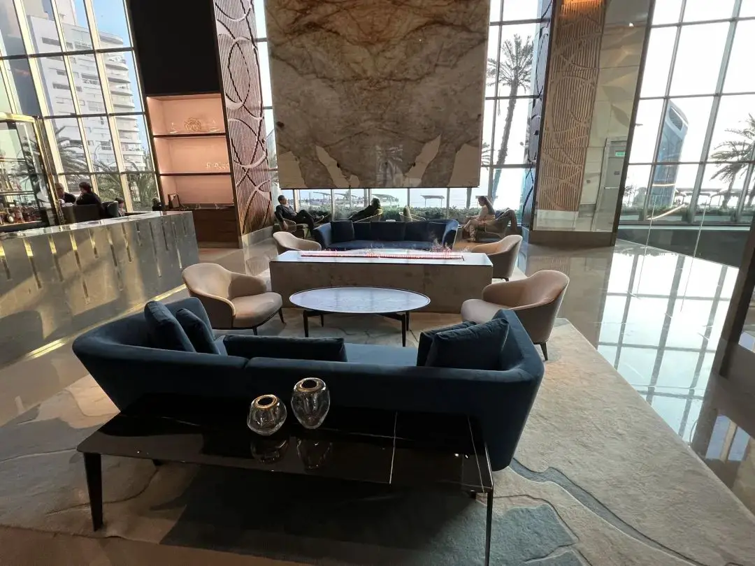 海景无敌但设计拉胯，不过Checkout之后还能洗澡让我没想到