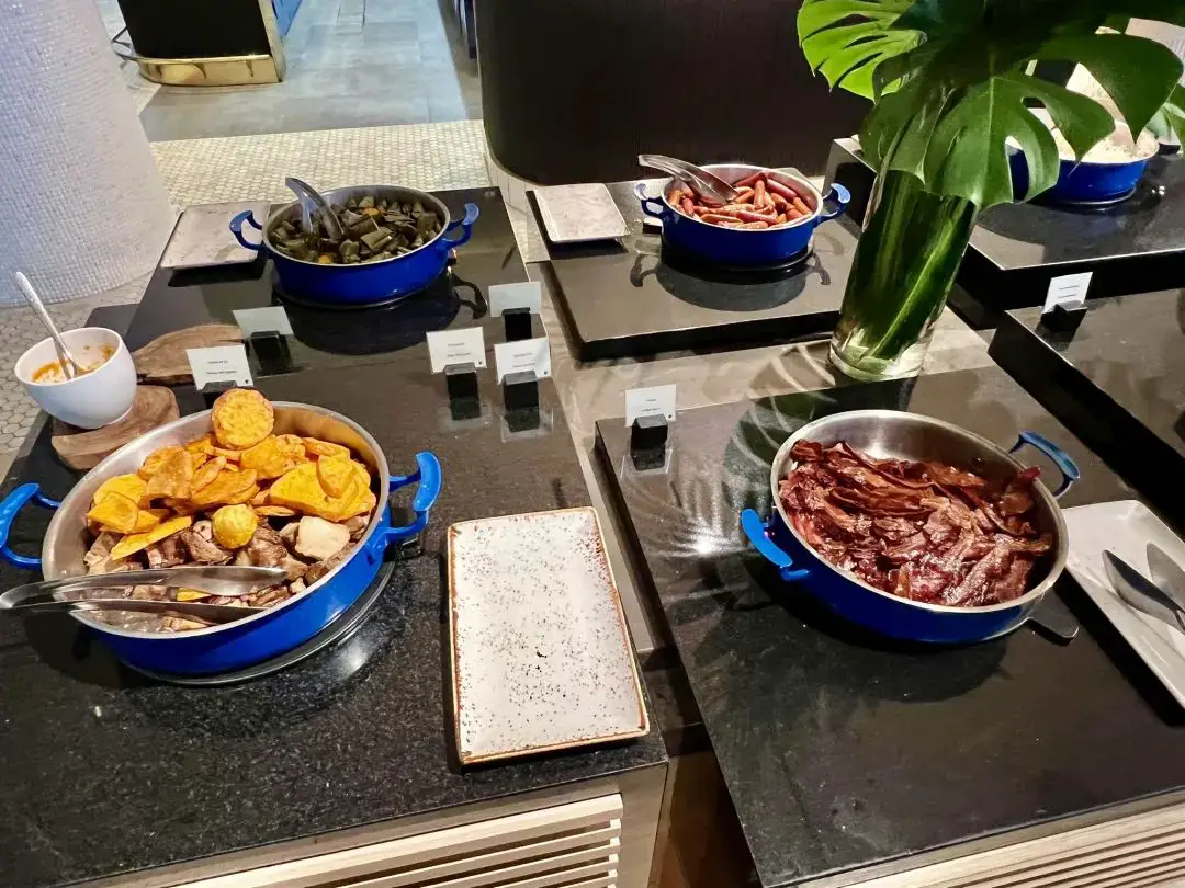 海景无敌但设计拉胯，不过Checkout之后还能洗澡让我没想到