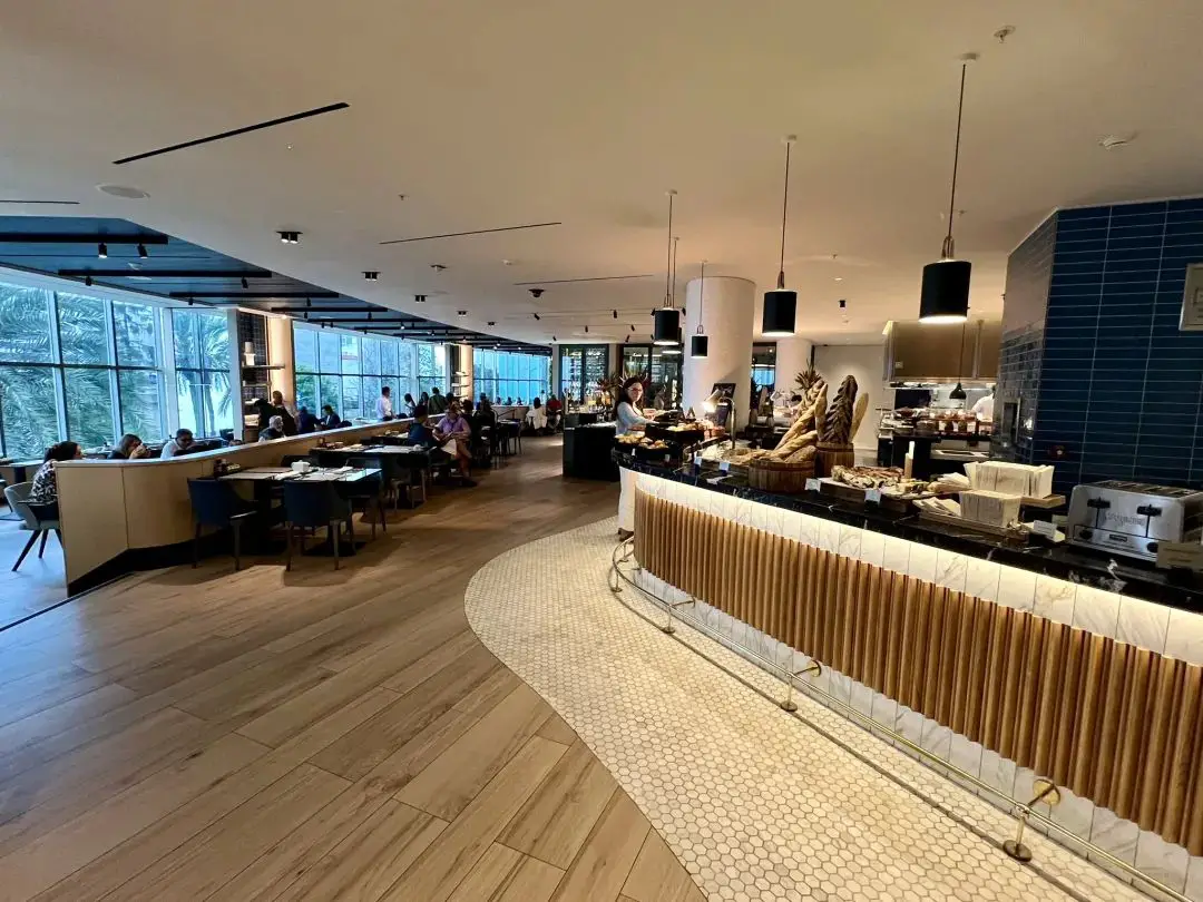 海景无敌但设计拉胯，不过Checkout之后还能洗澡让我没想到