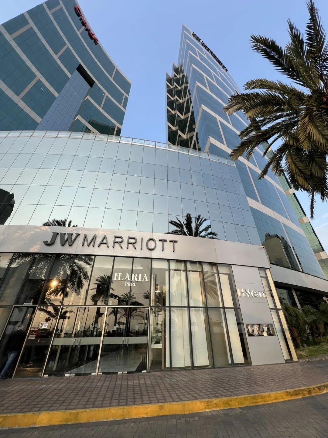 海景无敌但设计拉胯，不过Checkout之后还能洗澡让我没想到