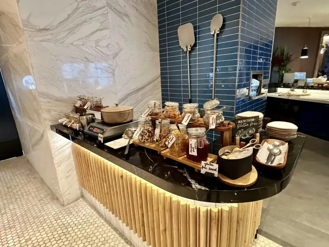 海景无敌但设计拉胯，不过Checkout之后还能洗澡让我没想到