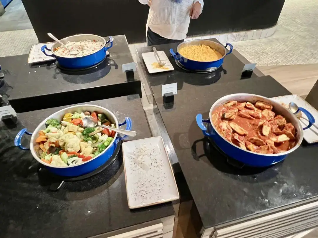 海景无敌但设计拉胯，不过Checkout之后还能洗澡让我没想到