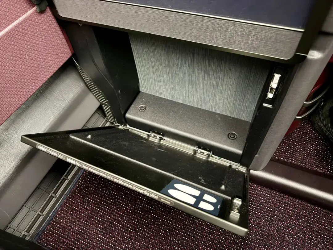 1000美元不到竟拿下亚美线最顶级套间商务舱!“无中生有”大法立大功 - 日本航空A350-1000(纽约 - 东京羽田)商务舱体验 8 1000美元不到竟拿下亚美线最顶级商务舱!“无中生有”大法立大功,实战体验惊喜重重