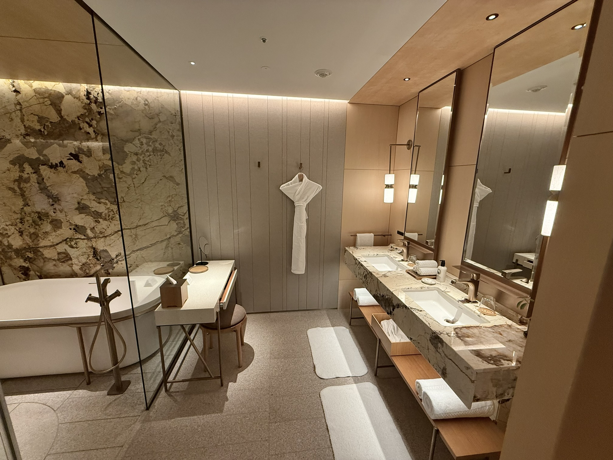 从五星体验到尴尬收场,全因一套睡衣 - 福冈丽思卡尔顿酒店(The Ritz-Carlton, Fukuoka)入住体验 11 从五星体验到尴尬收场,全因一套睡衣 - 福冈丽思卡尔顿酒店(The Ritz-Carlton, Fukuoka)入住体验