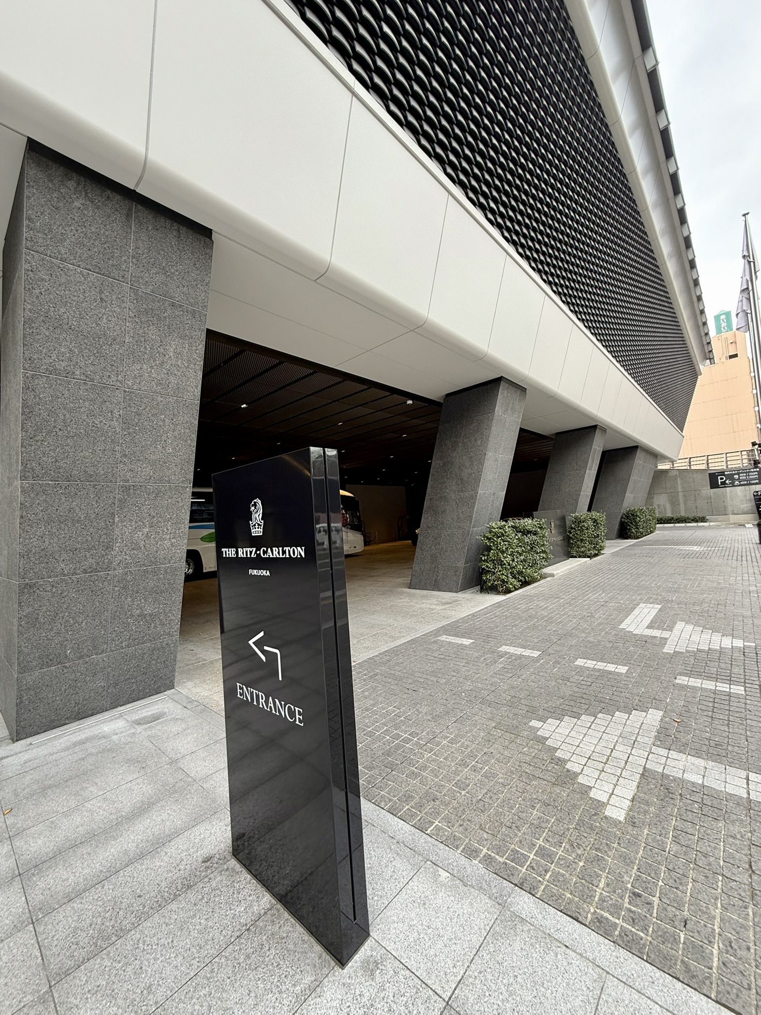 从五星体验到尴尬收场,全因一套睡衣 - 福冈丽思卡尔顿酒店(The Ritz-Carlton, Fukuoka)入住体验 2 从五星体验到尴尬收场,全因一套睡衣 - 福冈丽思卡尔顿酒店(The Ritz-Carlton, Fukuoka)入住体验