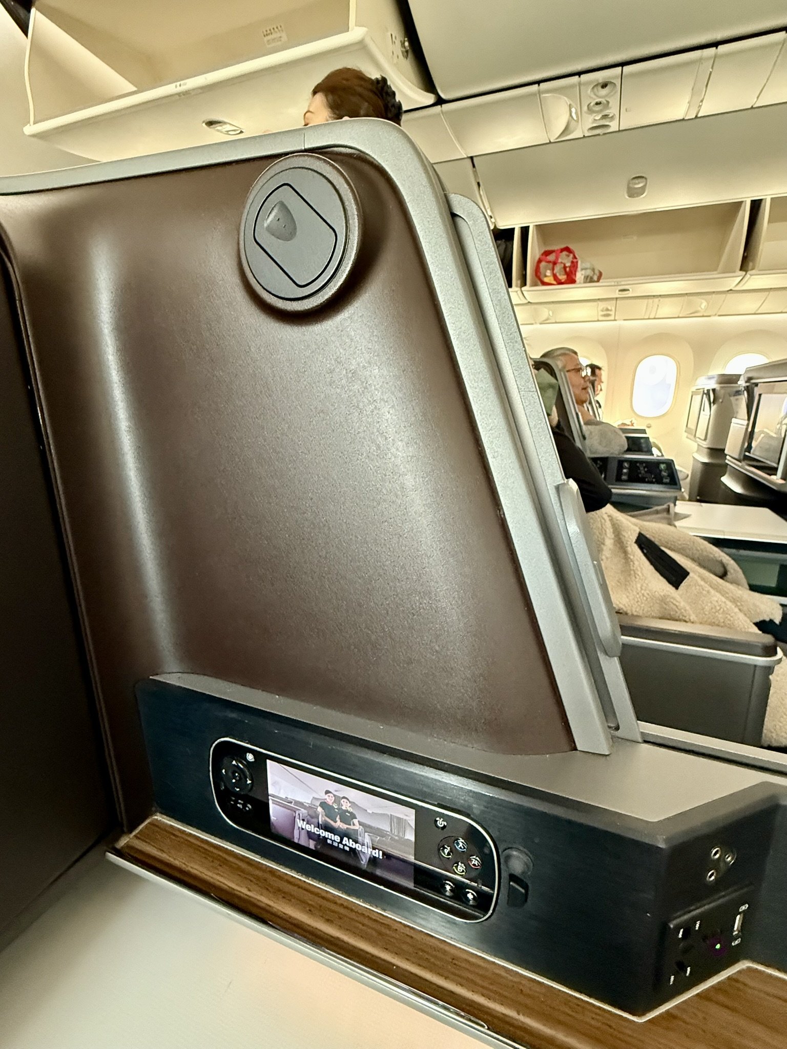 空中鼎泰丰牛肉面 - 长荣航空B787-10(福冈 - 台北 - 香港)商务舱体验 13 空中鼎泰丰牛肉面 - 长荣航空B787-10(福冈 - 台北 - 香港)商务舱体验