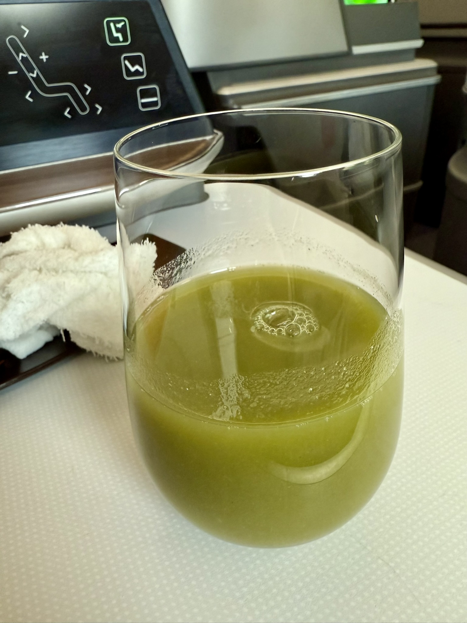 空中鼎泰丰牛肉面 - 长荣航空B787-10(福冈 - 台北 - 香港)商务舱体验 19 空中鼎泰丰牛肉面 - 长荣航空B787-10(福冈 - 台北 - 香港)商务舱体验