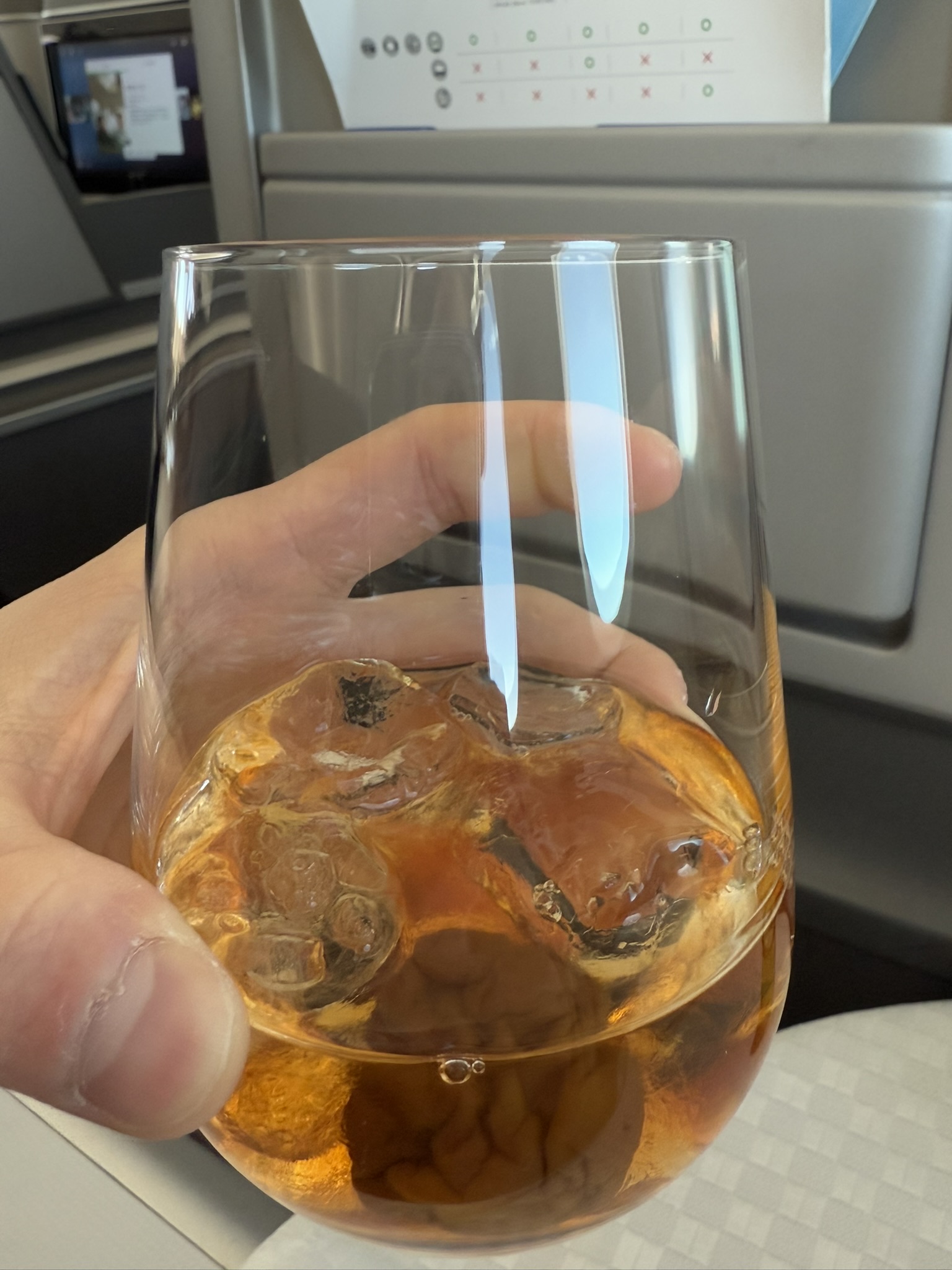 空中鼎泰丰牛肉面 - 长荣航空B787-10(福冈 - 台北 - 香港)商务舱体验 23 空中鼎泰丰牛肉面 - 长荣航空B787-10(福冈 - 台北 - 香港)商务舱体验