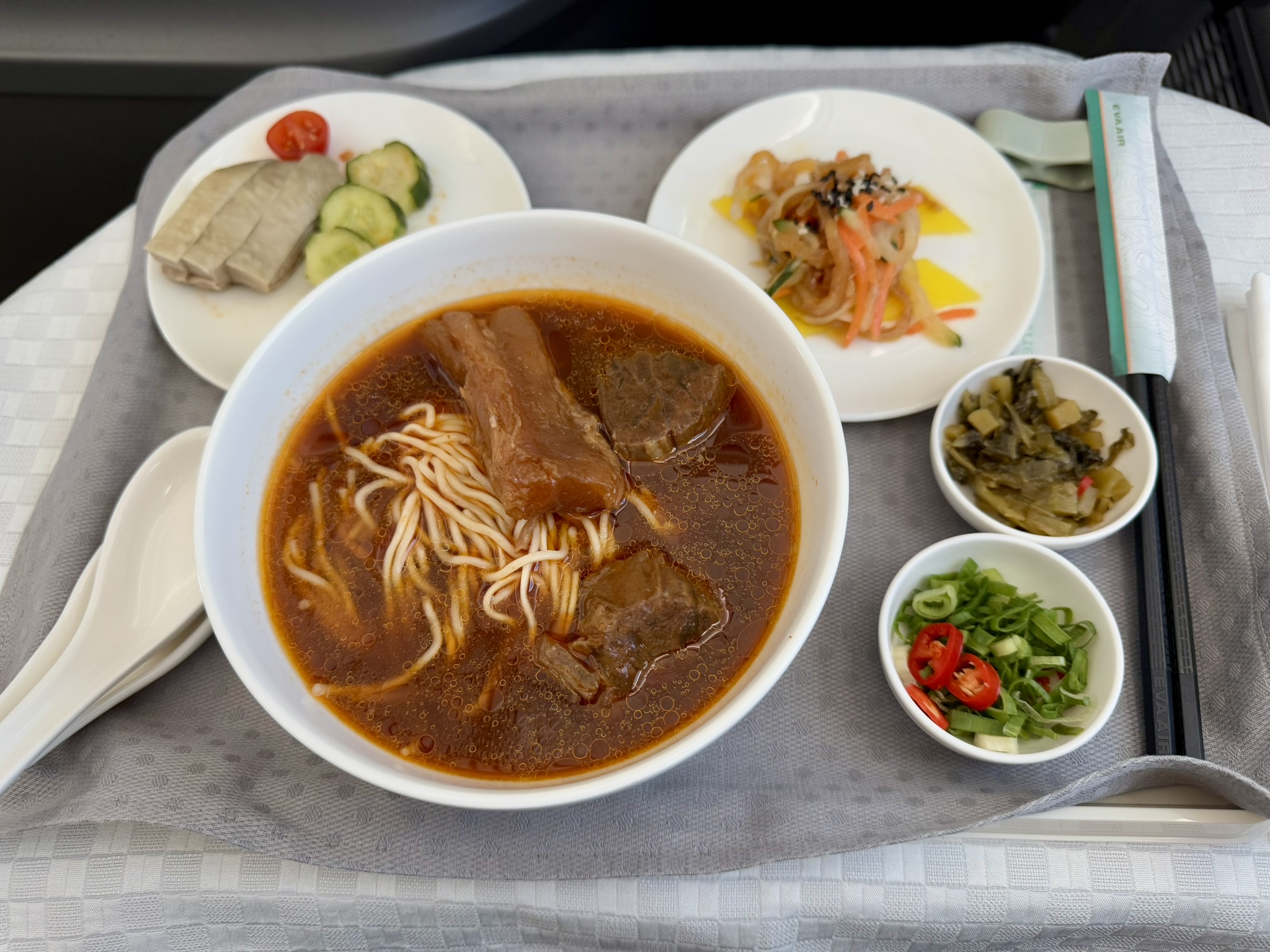 空中鼎泰丰牛肉面 - 长荣航空B787-10(福冈 - 台北 - 香港)商务舱体验 24 空中鼎泰丰牛肉面 - 长荣航空B787-10(福冈 - 台北 - 香港)商务舱体验