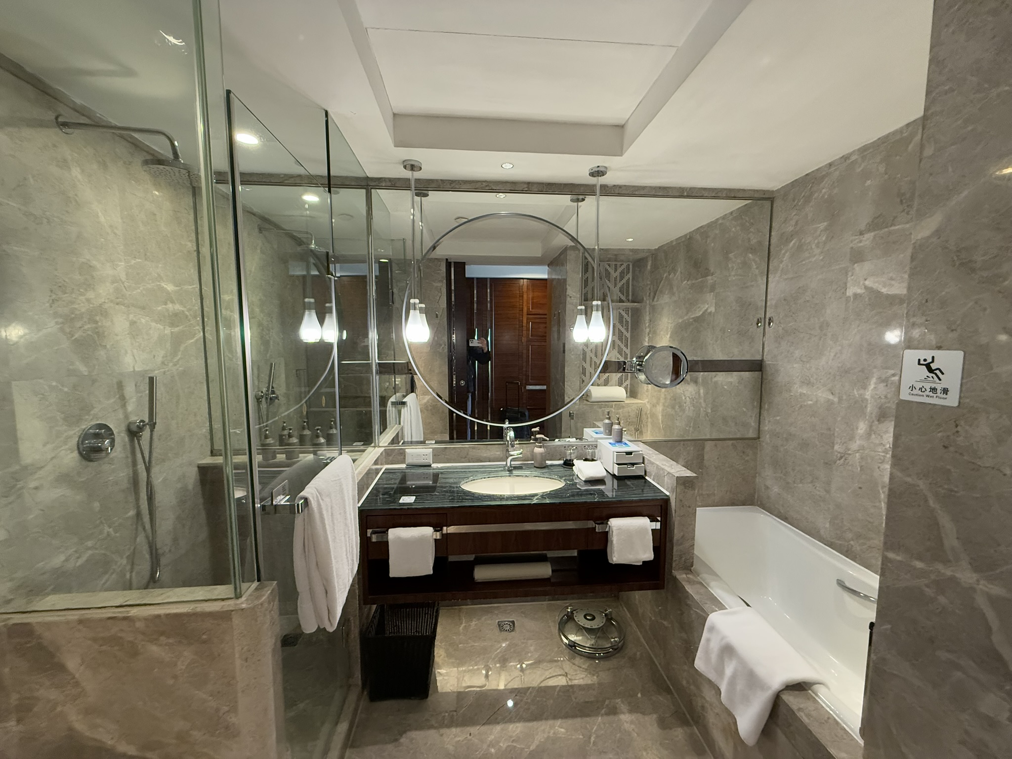 又一次遭遇蟑螂突袭 – 佛山保利洲际酒店(InterContinental Foshan)入住体验 13 又一次遭遇蟑螂突袭 – 佛山保利洲际酒店(InterContinental Foshan)入住体验