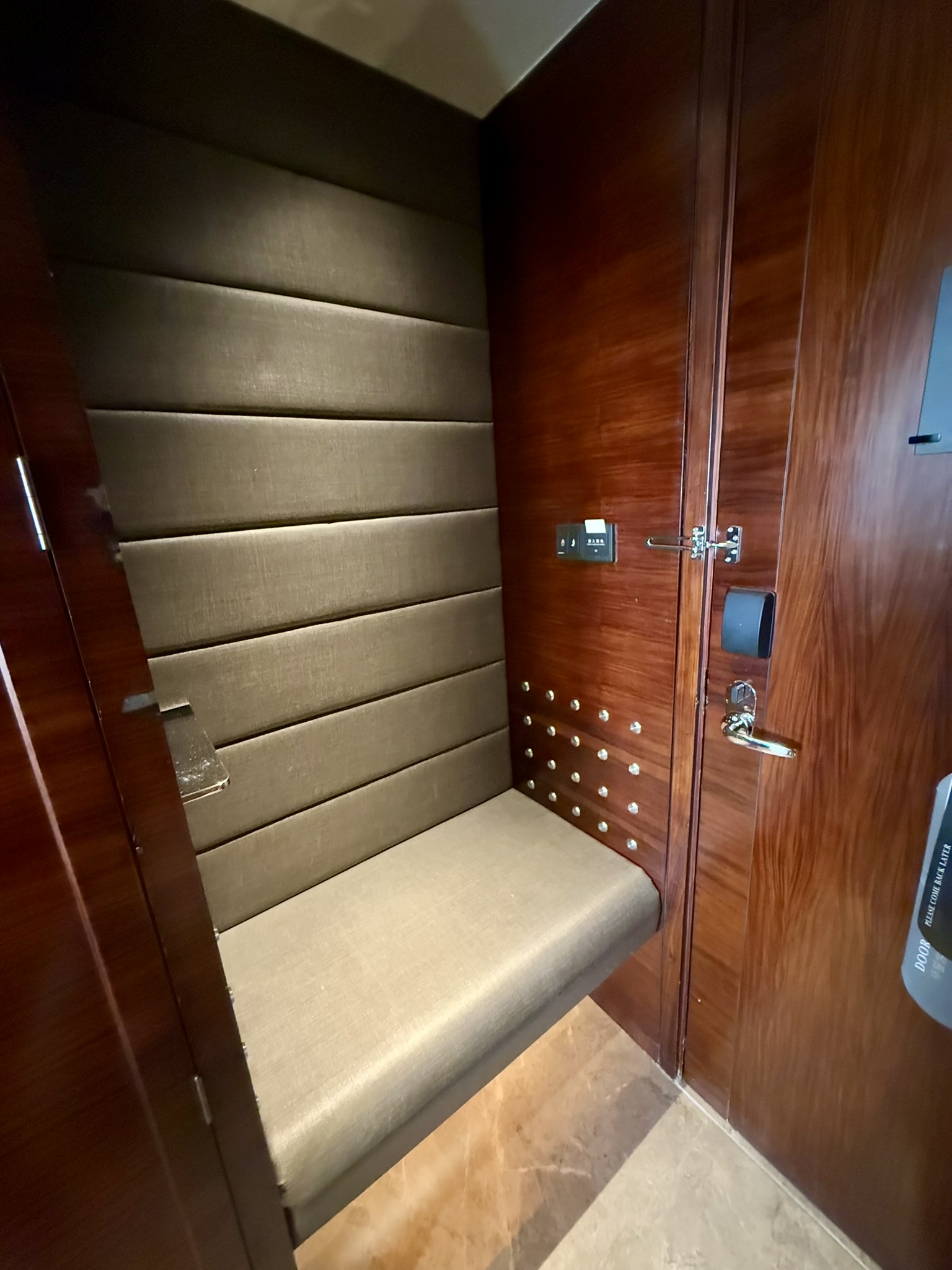 又一次遭遇蟑螂突袭 – 佛山保利洲际酒店(InterContinental Foshan)入住体验 8 又一次遭遇蟑螂突袭 – 佛山保利洲际酒店(InterContinental Foshan)入住体验
