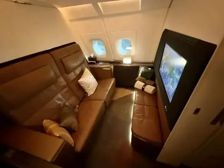 阿提哈德航空头等舱+商务舱里程票大放票,50K点数起体验最巅峰空中公寓,可解锁大量路线 10 阿提哈德航空头等舱+商务舱里程票大放票,50K点数起体验最巅峰空中公寓,可解锁大量路线