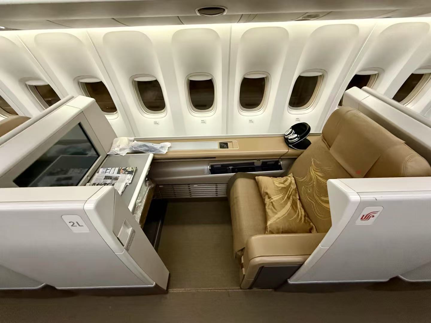 解锁期待已久的国航B747-8空中女王Bug头等舱机票,星友聚会 & 偶遇名人,还赚到积分 2 解锁期待已久的国航B747-8空中女王Bug头等舱机票,星友聚会 & 偶遇名人,还赚到积分