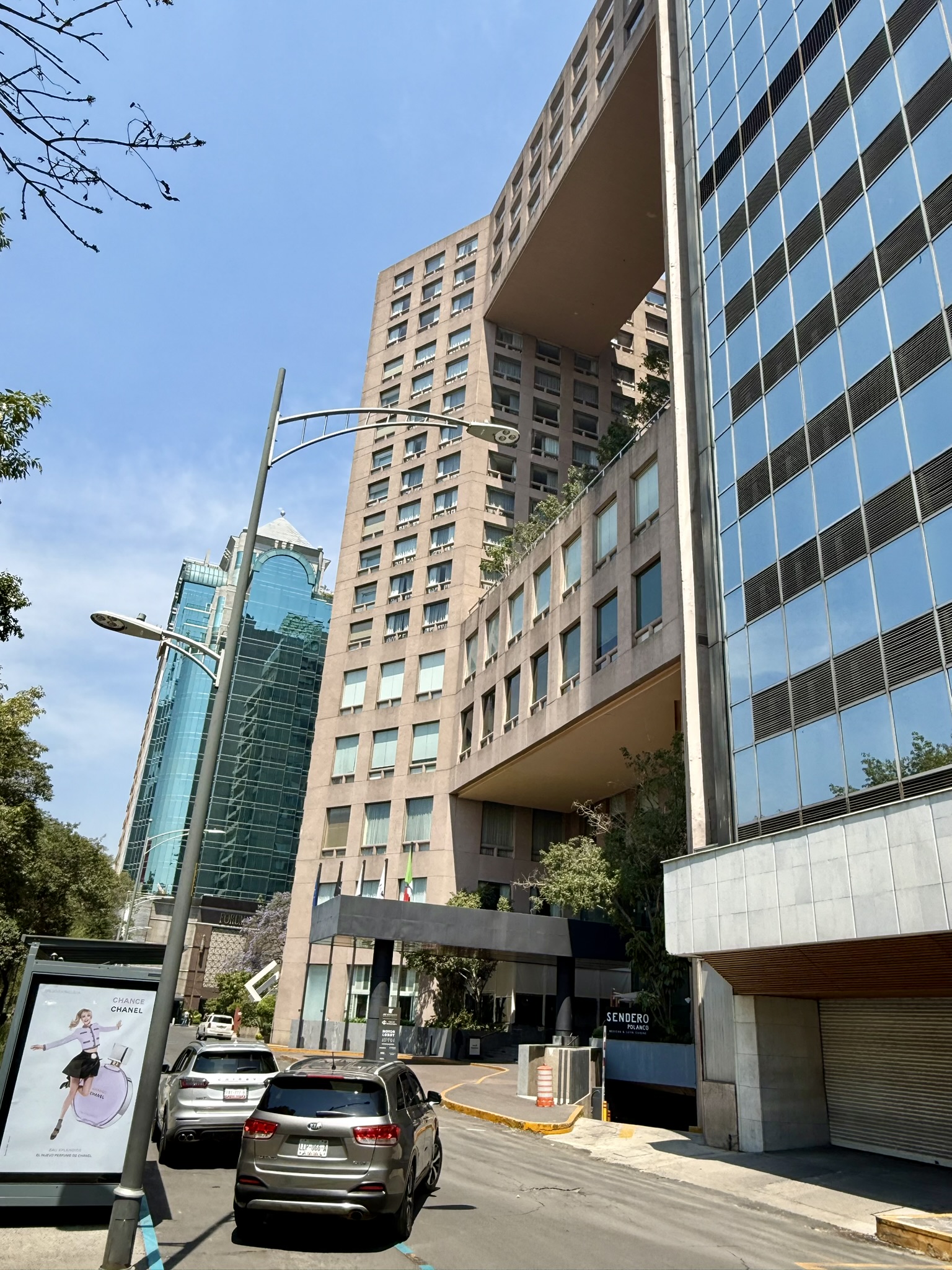 豪华地段,全面翻新——但又“大车店”的味道 - JW Marriott Hotel Mexico City Polanco入住体验 2 豪华地段,全面翻新——但又“大车店”的味道 - JW Marriott Hotel Mexico City Polanco入住体验