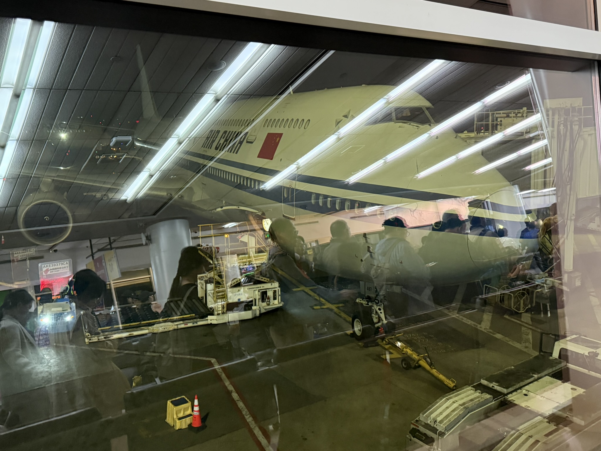 国航B747-8头等舱Bug票,16小时沉浸式飞行 - 国航B747-8 JFK – PEK(纽约 – 北京)头等舱体验 3 国航B747-8头等舱Bug票,16小时沉浸式飞行 - 国航B747-8 JFK – PEK(纽约 – 北京)头等舱体验