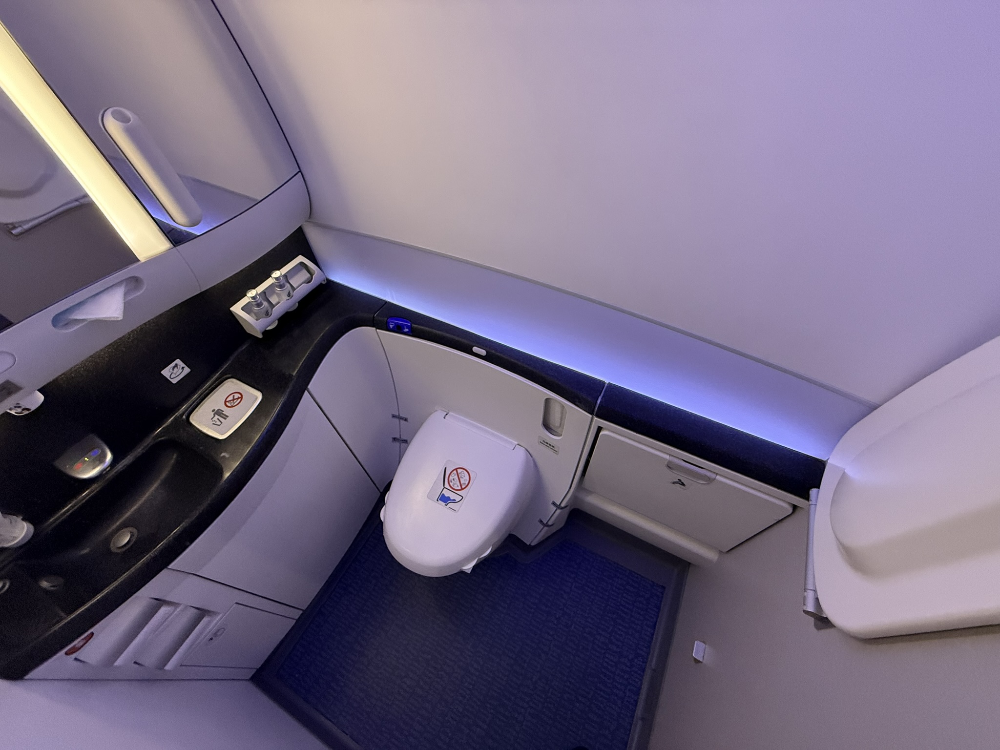 国航B747-8头等舱Bug票,16小时沉浸式飞行 - 国航B747-8 JFK – PEK(纽约 – 北京)头等舱体验 15 国航B747-8头等舱Bug票,16小时沉浸式飞行 - 国航B747-8 JFK – PEK(纽约 – 北京)头等舱体验