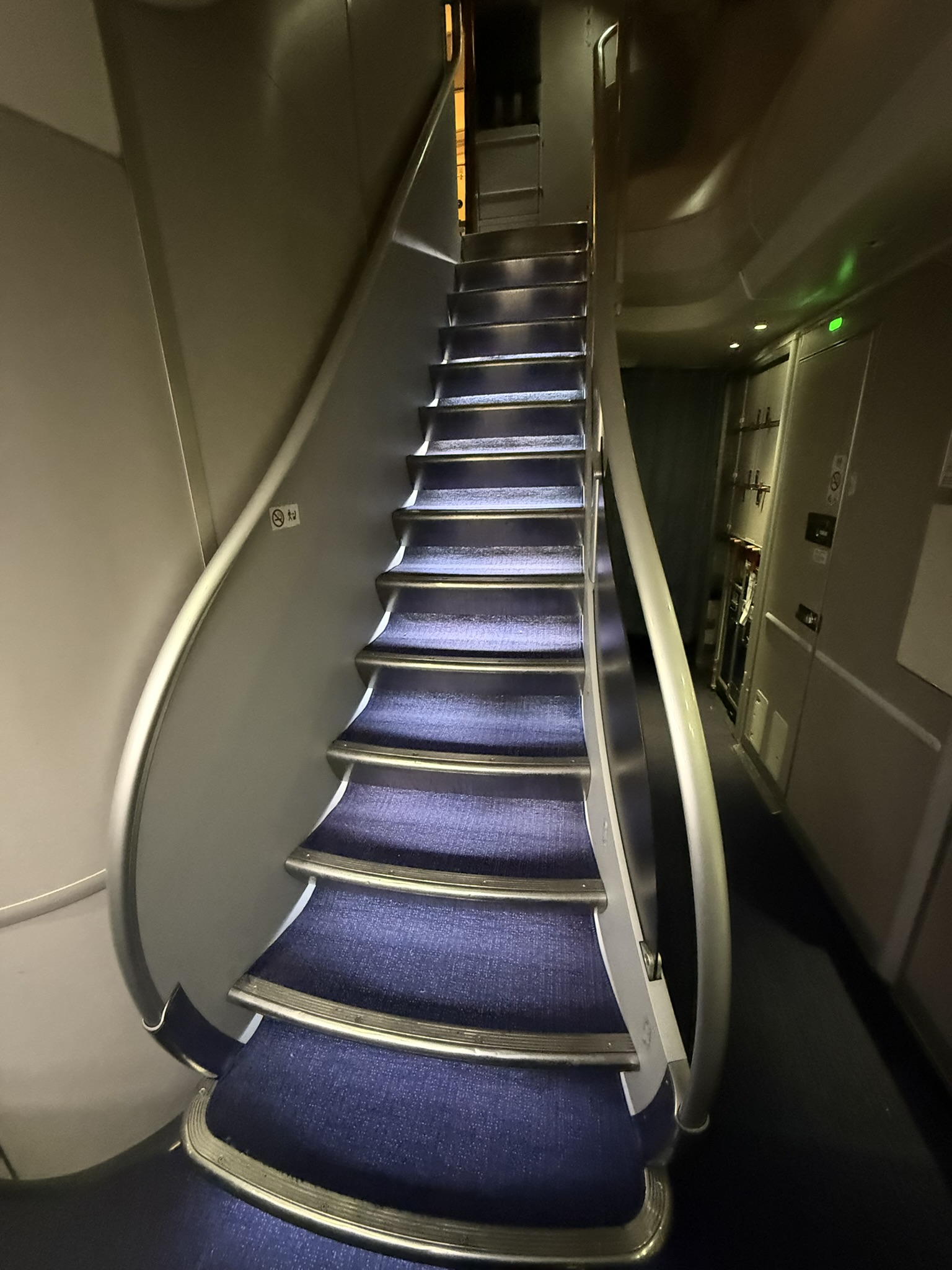 国航B747-8头等舱Bug票,16小时沉浸式飞行 - 国航B747-8 JFK – PEK(纽约 – 北京)头等舱体验 17 国航B747-8头等舱Bug票,16小时沉浸式飞行 - 国航B747-8 JFK – PEK(纽约 – 北京)头等舱体验