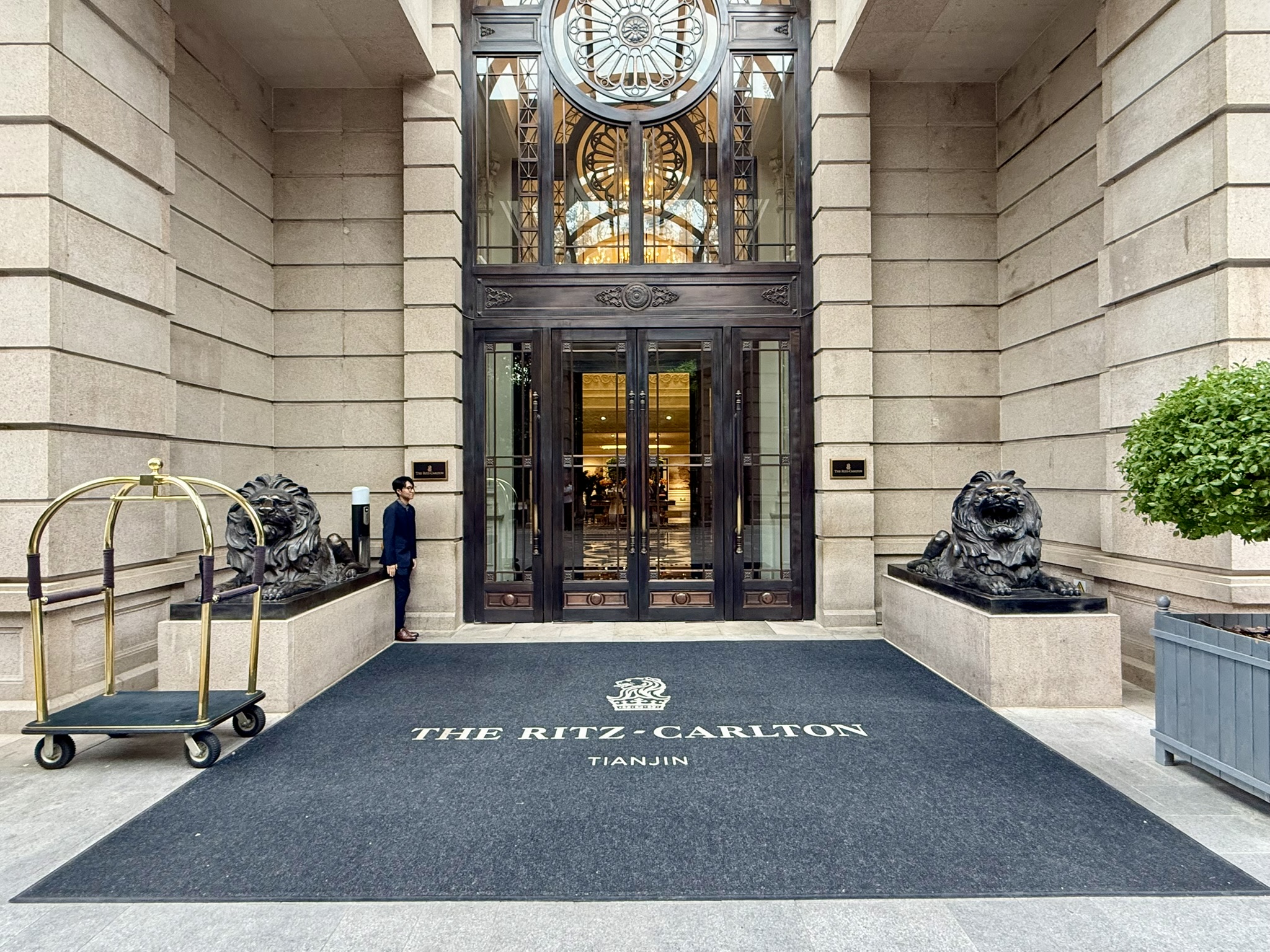 直升160平米欧式宫廷风格超大套房 - 天津丽思卡尔顿(The Ritz-Carlton, Tianjin)入住体验 2 直升160平米欧式宫廷风格超大套房 - 天津丽思卡尔顿(The Ritz-Carlton, Tianjin)入住体验