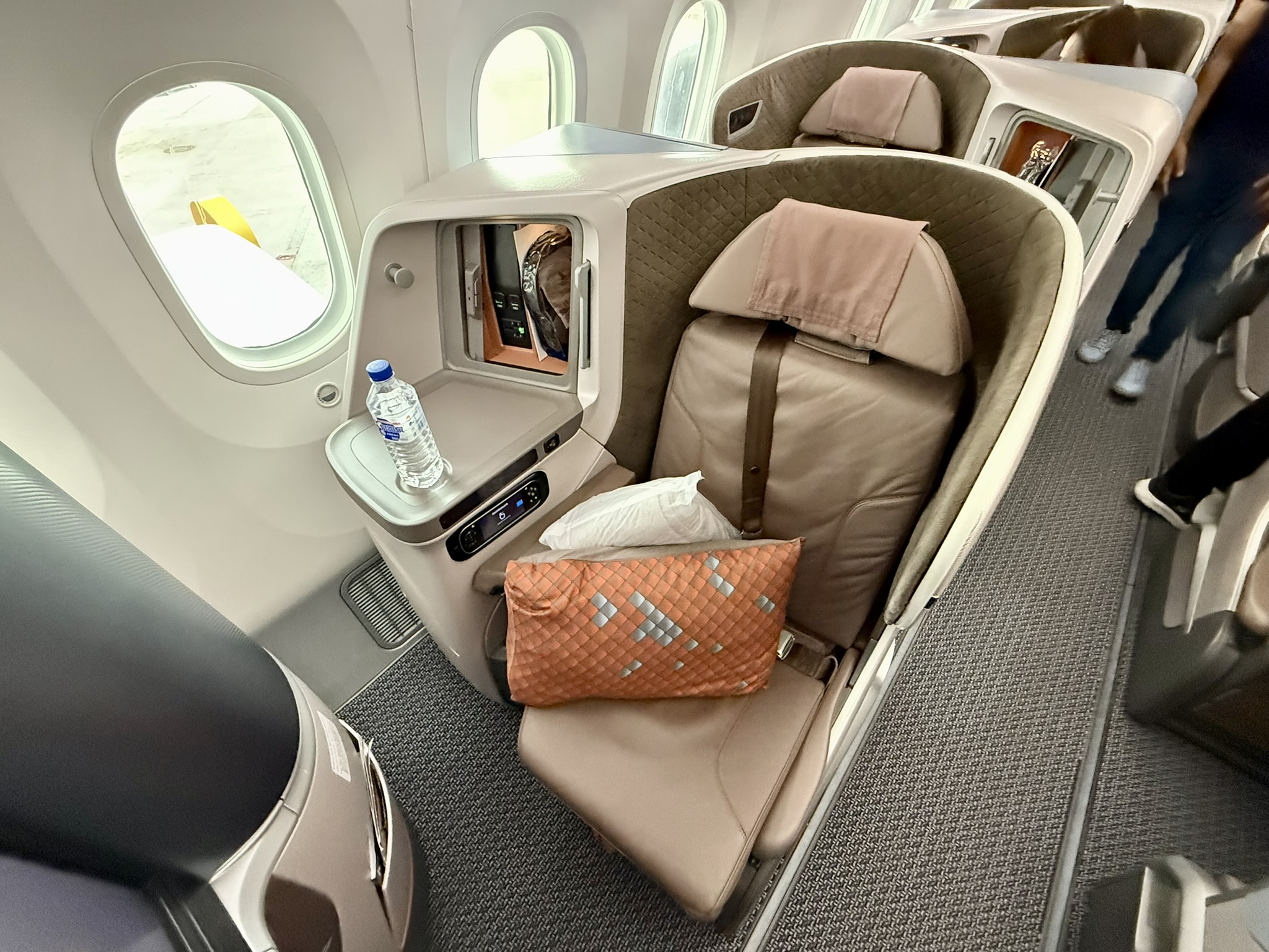 绝版兑换 & 全球最长航线的完美前奏 - 新航B787-10(广州 - 新加坡)商务舱体验 11 绝版兑换 & 全球最长航线的完美前奏 - 新航B787-10(广州 - 新加坡)商务舱体验