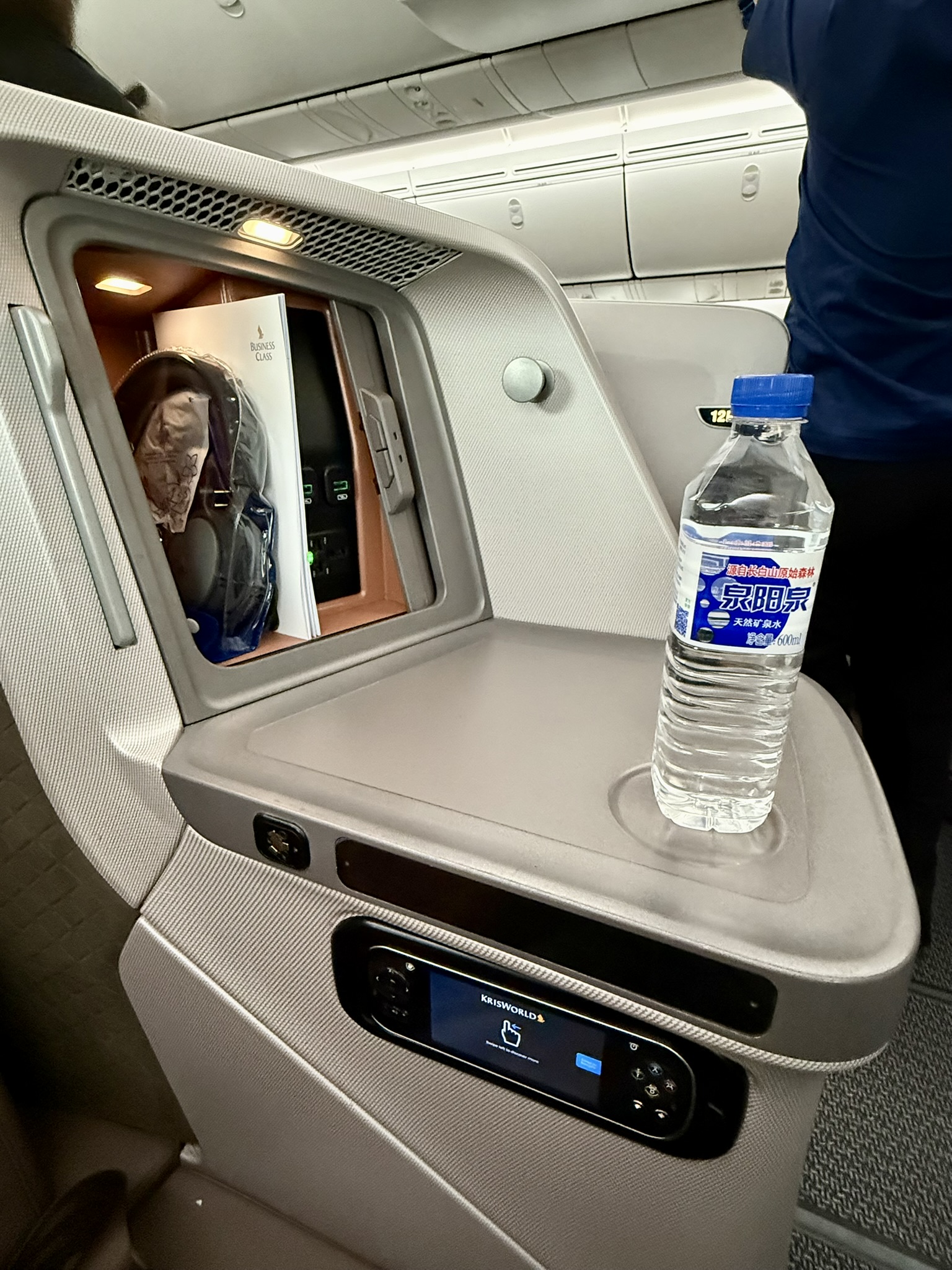 绝版兑换 & 全球最长航线的完美前奏 - 新航B787-10(广州 - 新加坡)商务舱体验 18 绝版兑换 & 全球最长航线的完美前奏 - 新航B787-10(广州 - 新加坡)商务舱体验