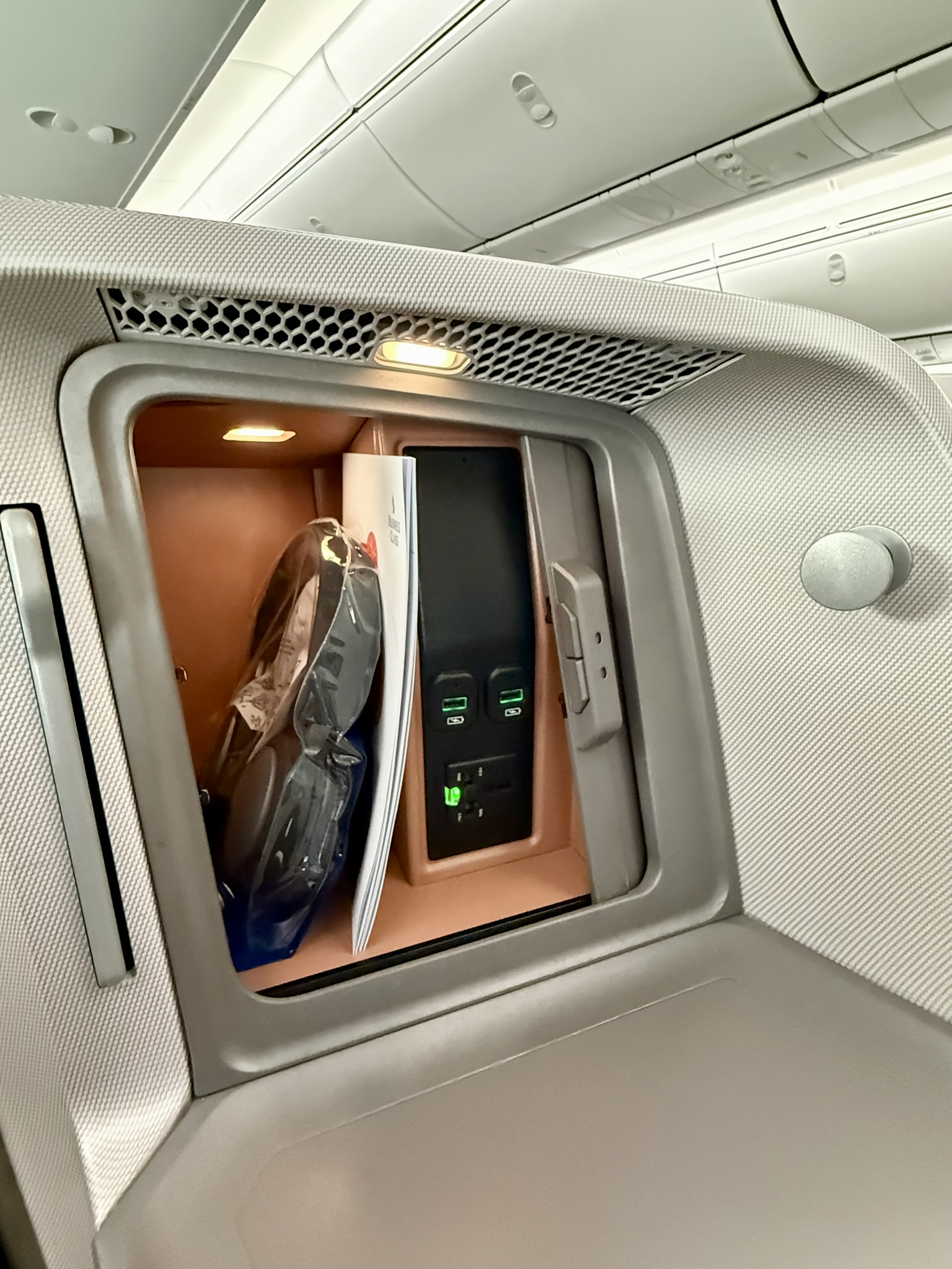 绝版兑换 & 全球最长航线的完美前奏 - 新航B787-10(广州 - 新加坡)商务舱体验 19 绝版兑换 & 全球最长航线的完美前奏 - 新航B787-10(广州 - 新加坡)商务舱体验