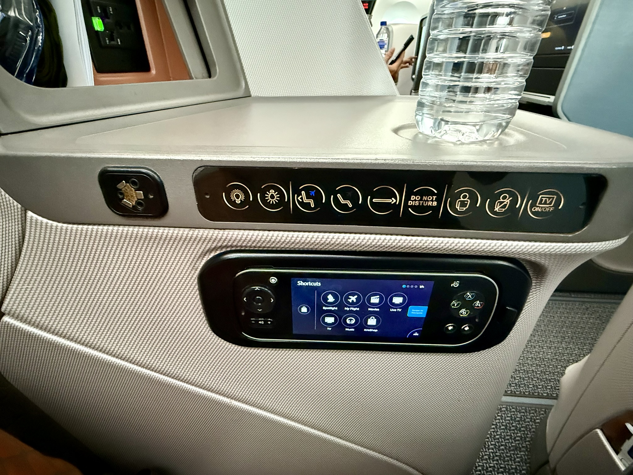 绝版兑换 & 全球最长航线的完美前奏 - 新航B787-10(广州 - 新加坡)商务舱体验 20 绝版兑换 & 全球最长航线的完美前奏 - 新航B787-10(广州 - 新加坡)商务舱体验