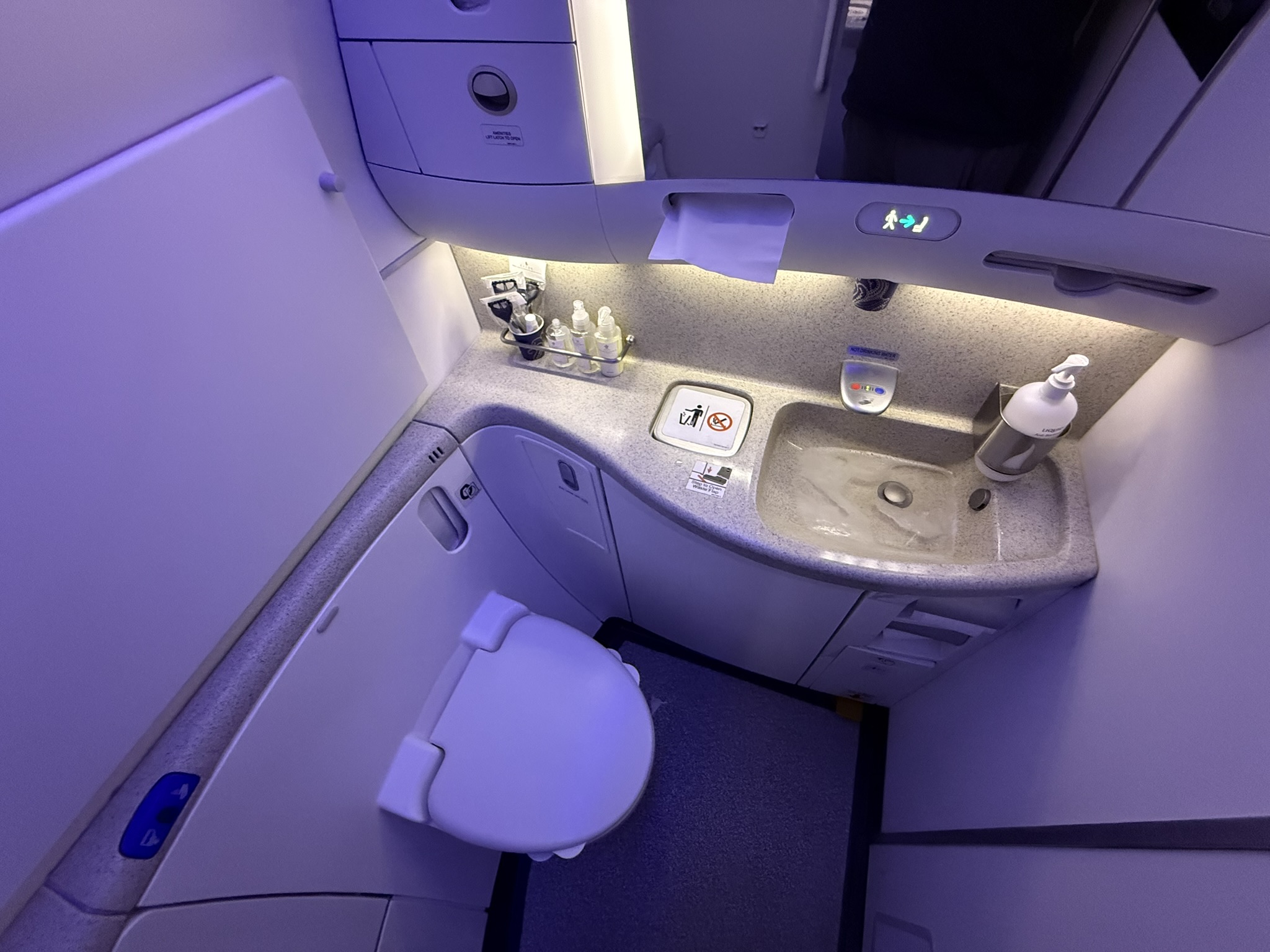 绝版兑换 & 全球最长航线的完美前奏 - 新航B787-10(广州 - 新加坡)商务舱体验 22 绝版兑换 & 全球最长航线的完美前奏 - 新航B787-10(广州 - 新加坡)商务舱体验