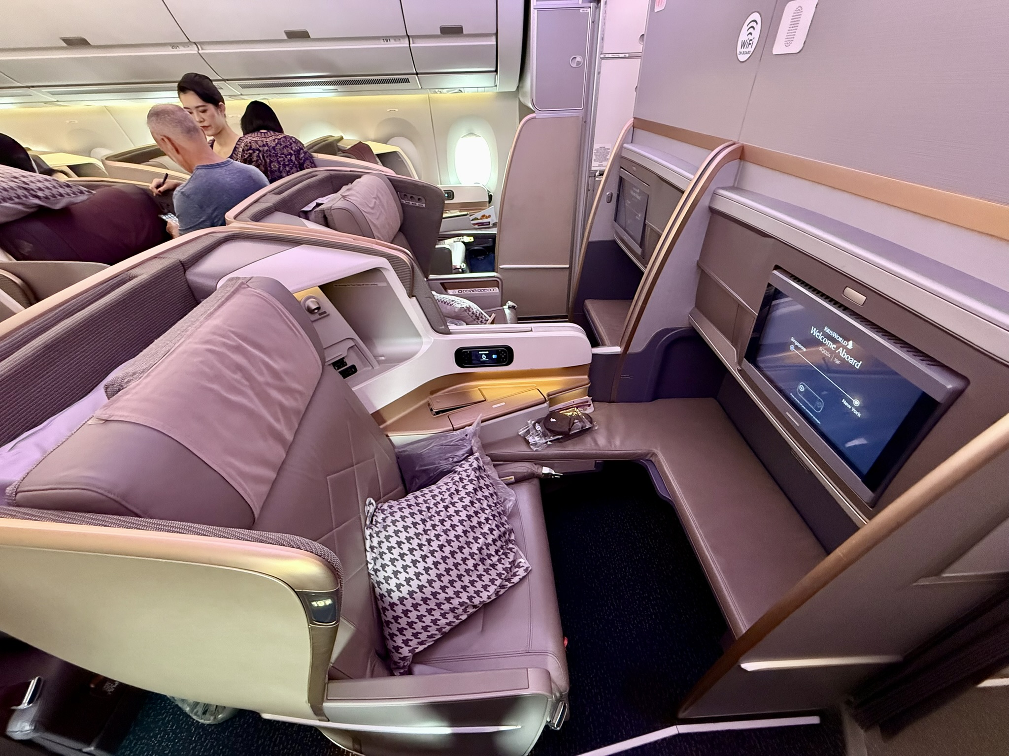 全球最长航班18小时马拉松飞行 – 新航A350-900ULR（新加坡 – 新加坡）商务舱体验