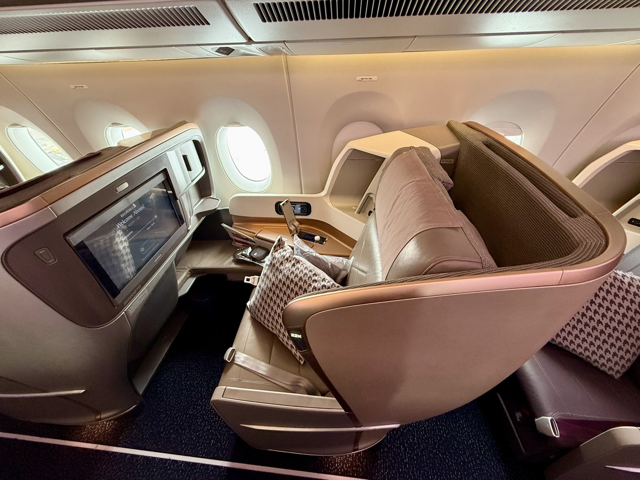 全球最长航班18小时马拉松飞行 – 新航A350-900ULR（新加坡 – 新加坡）商务舱体验