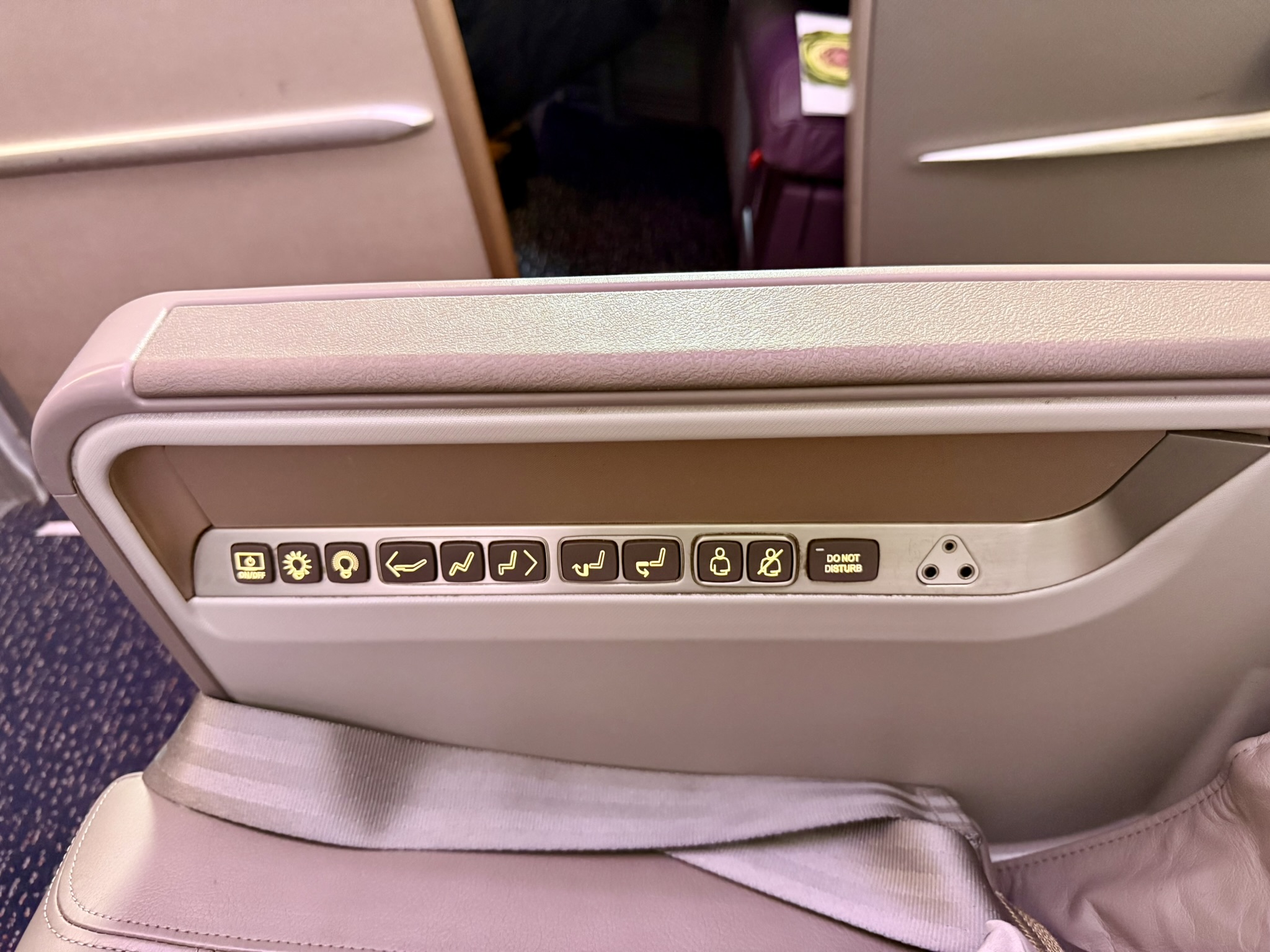 全球最长航班18小时马拉松飞行 – 新航A350-900ULR（新加坡 – 新加坡）商务舱体验