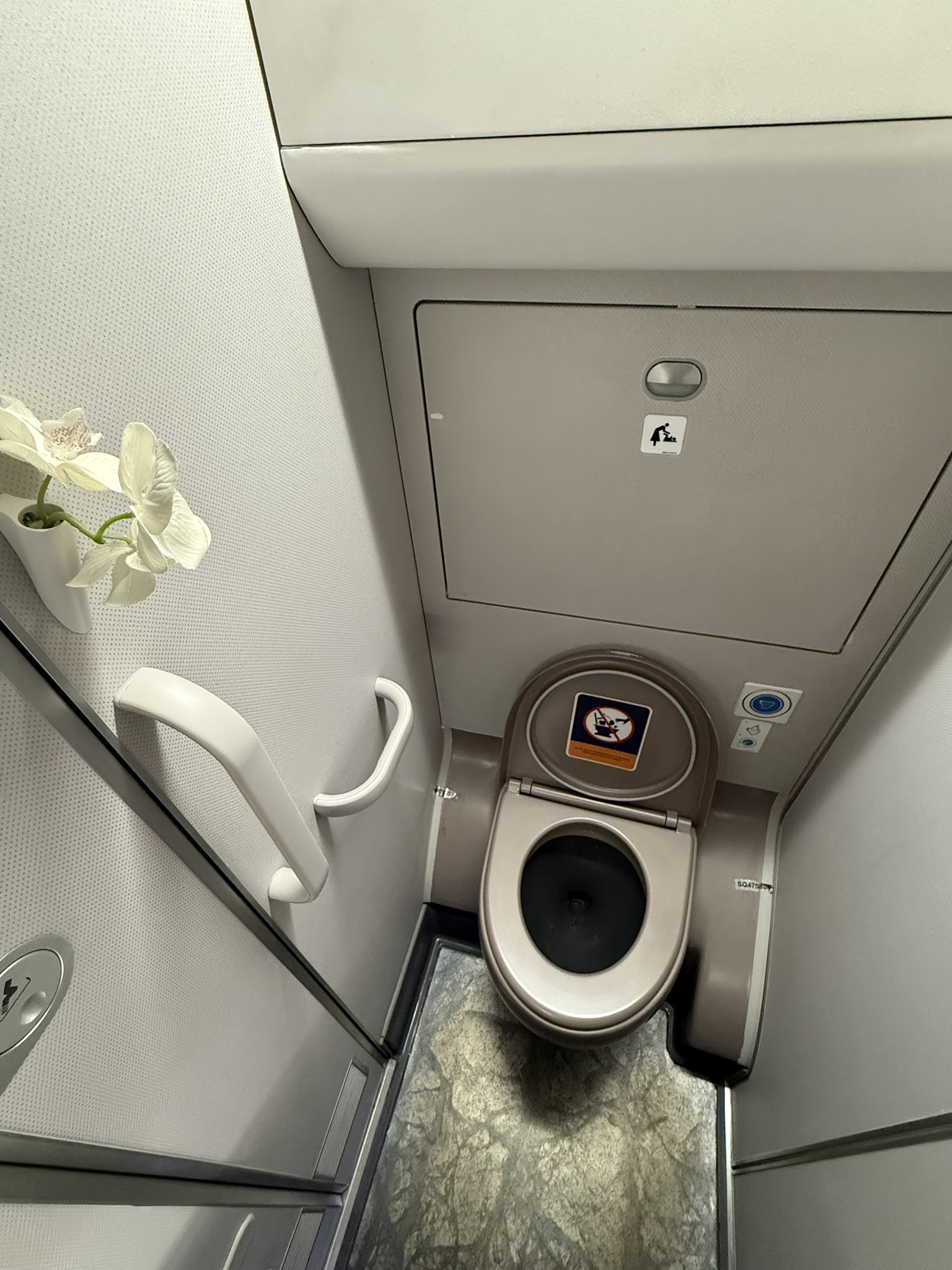 全球最长航班18小时马拉松飞行 – 新航A350-900ULR（新加坡 – 新加坡）商务舱体验