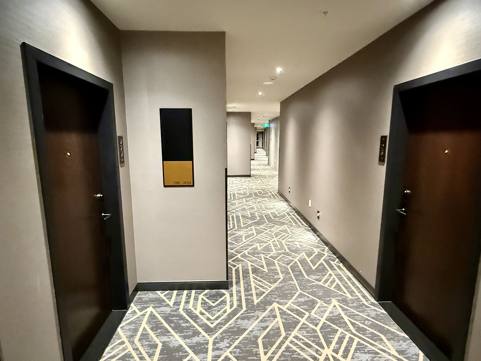 彻底的“大车店体验” - 蒙特利尔凯悦尚萃酒店(Hyatt Centric Ville Marie Montreal)入住体验 6 彻底的“大车店体验” - 蒙特利尔凯悦尚萃酒店(Hyatt Centric Ville Marie Montreal)入住体验