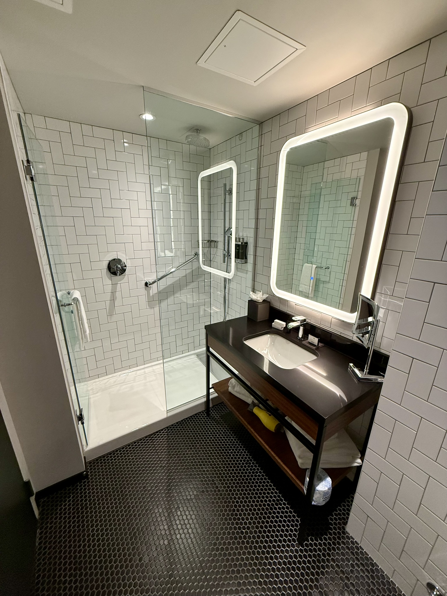 彻底的“大车店体验” - 蒙特利尔凯悦尚萃酒店(Hyatt Centric Ville Marie Montreal)入住体验 13 彻底的“大车店体验” - 蒙特利尔凯悦尚萃酒店(Hyatt Centric Ville Marie Montreal)入住体验