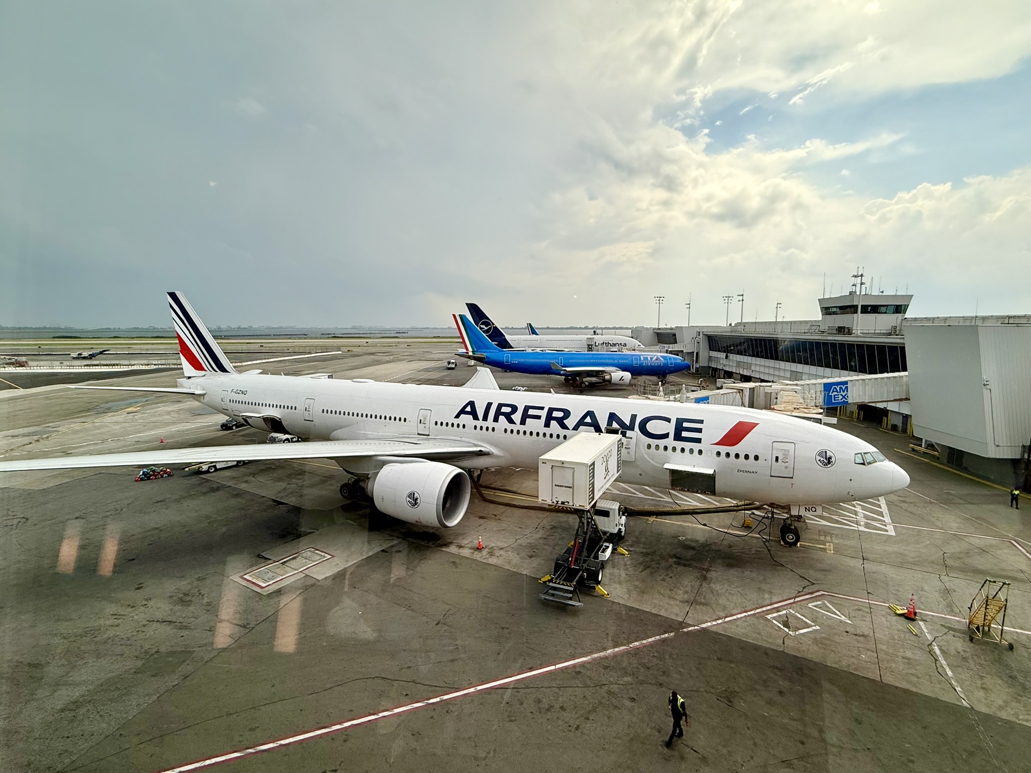 说走就走的A380头等舱：12小时连刷汉莎航空两大顶奢头等舱休息室，还能在休息室过海关入境？！