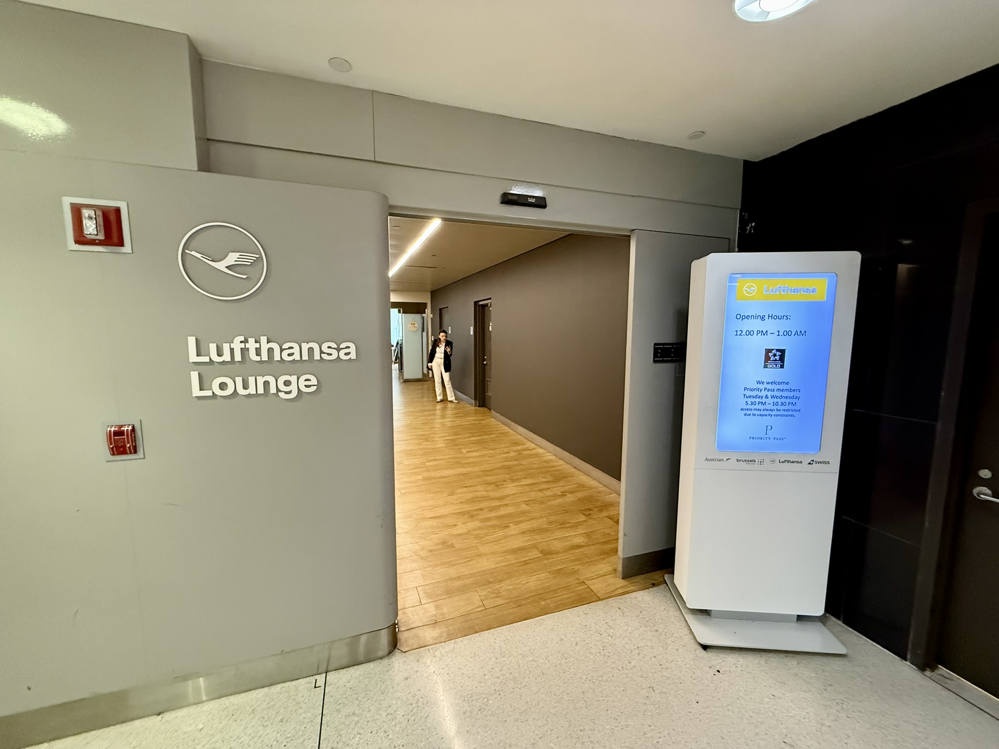 说走就走的A380头等舱：12小时连刷汉莎航空两大顶奢头等舱休息室，还能在休息室过海关入境？！