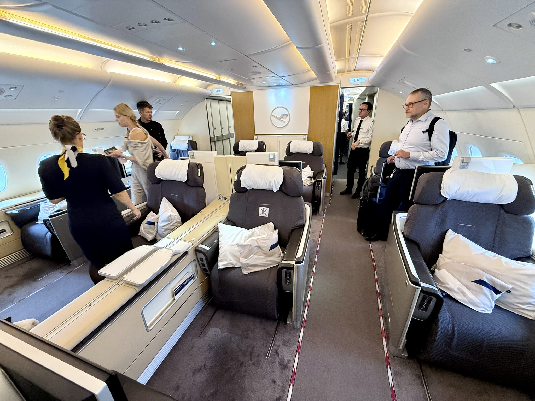 A380头等舱的独特快乐,临期说走就走 - 汉莎A380-800(纽约JFK - 慕尼黑)头等舱体验 4 A380头等舱的独特快乐,临期说走就走 - 汉莎A380-800(纽约JFK - 慕尼黑)头等舱体验