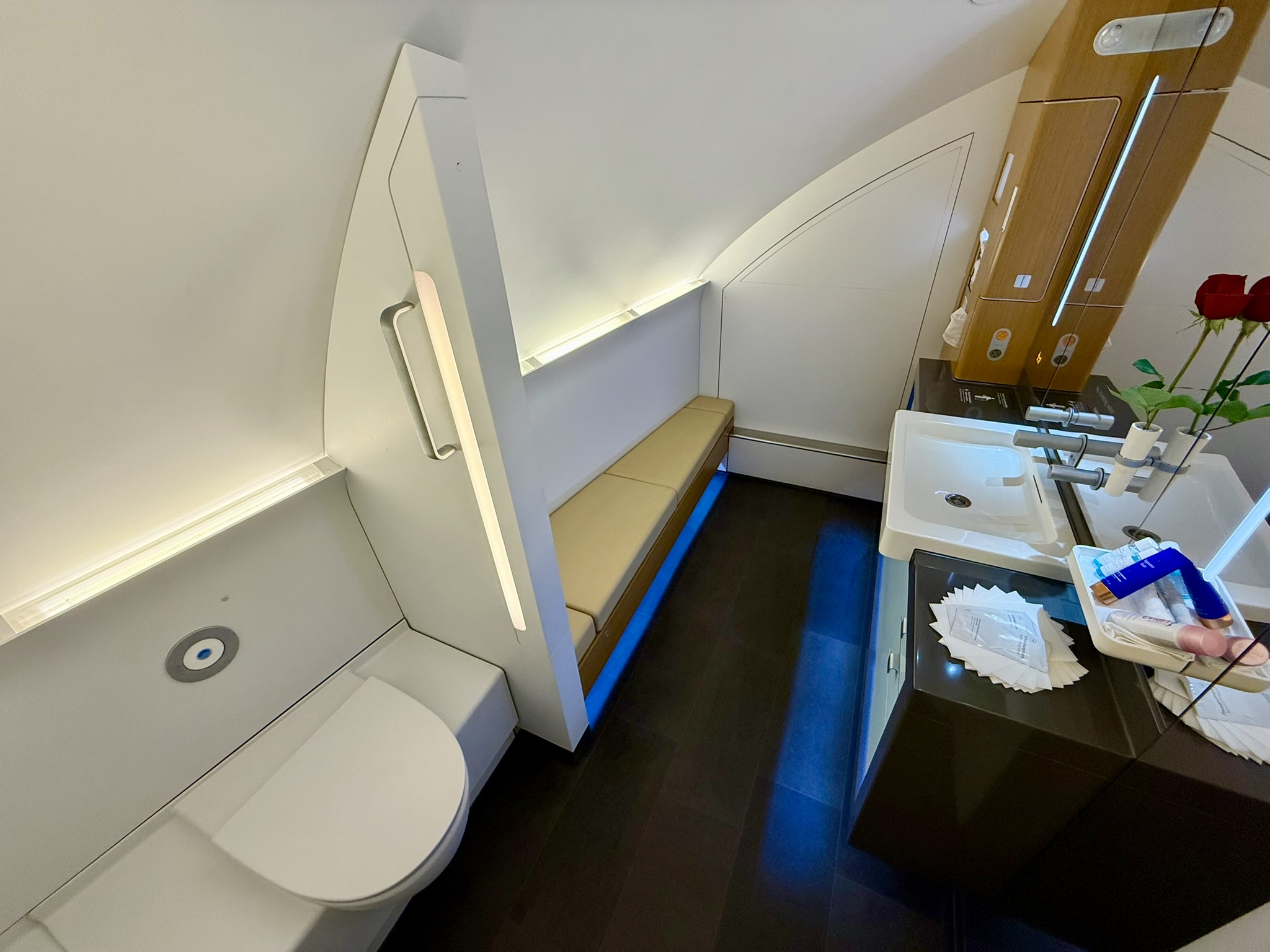 A380头等舱的独特快乐,临期说走就走 - 汉莎A380-800(纽约JFK - 慕尼黑)头等舱体验 18 A380头等舱的独特快乐,临期说走就走 - 汉莎A380-800(纽约JFK - 慕尼黑)头等舱体验