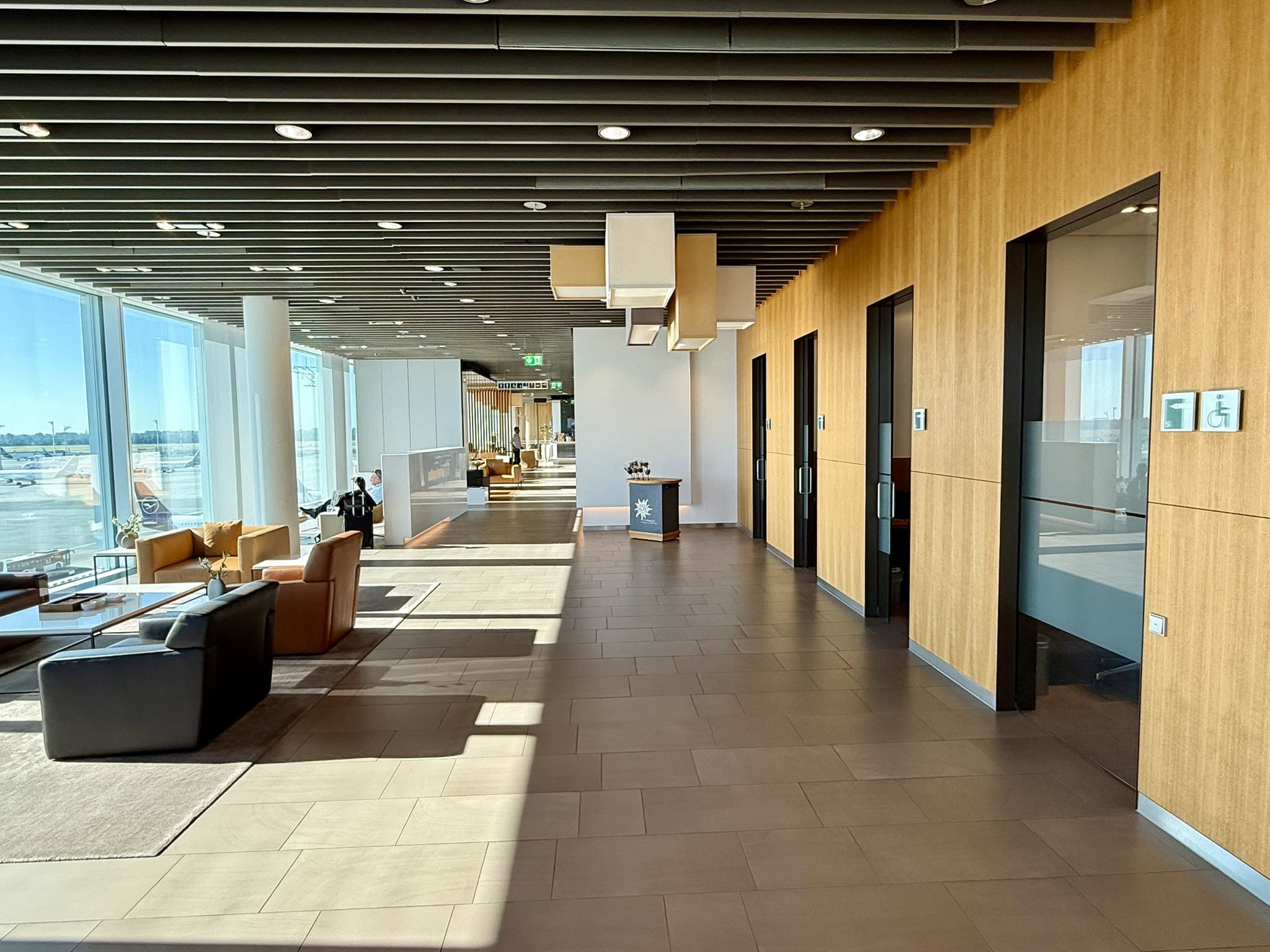 说走就走的A380头等舱：12小时连刷汉莎航空两大顶奢头等舱休息室，还能在休息室过海关入境？！