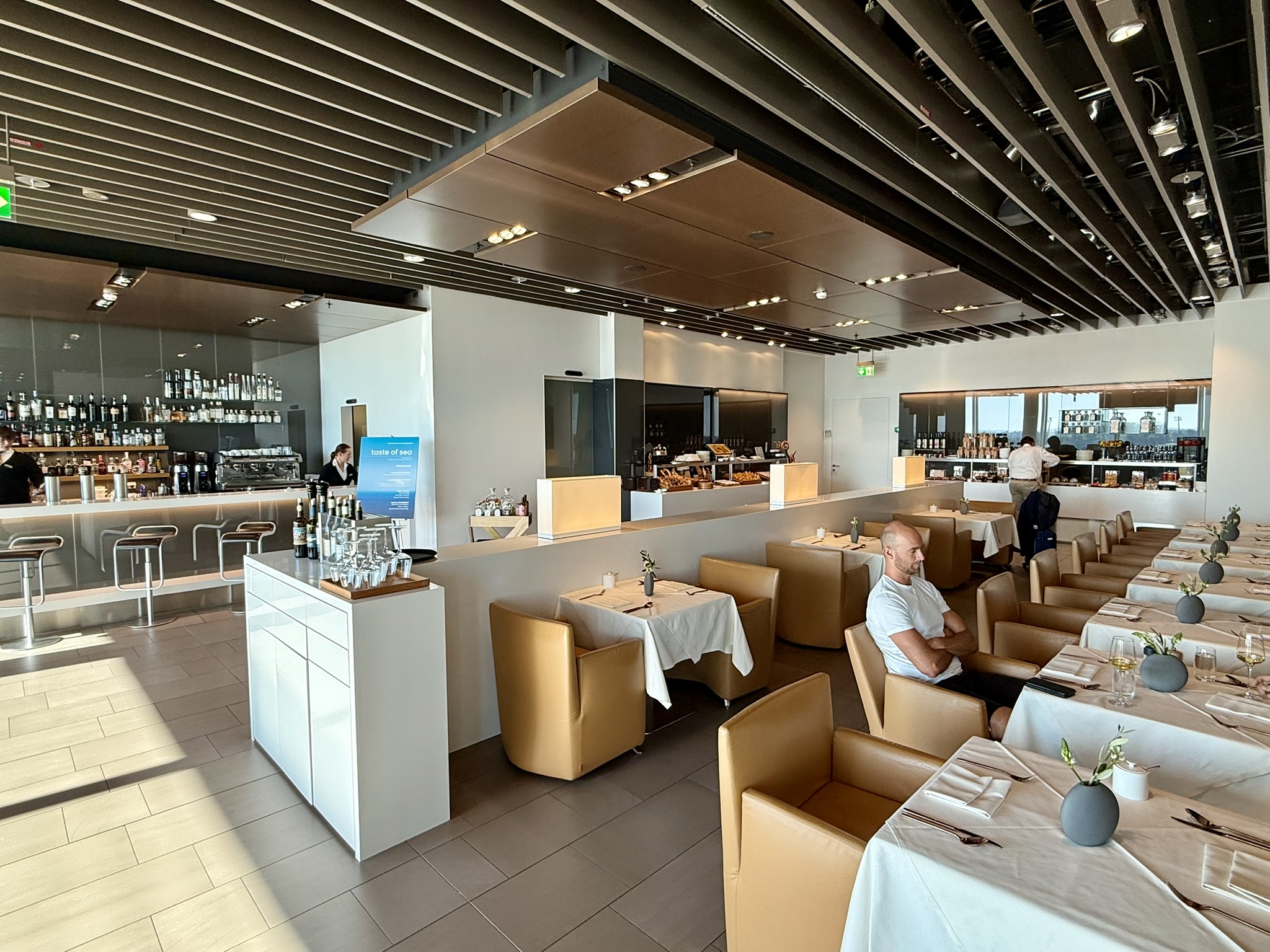 说走就走的A380头等舱：12小时连刷汉莎航空两大顶奢头等舱休息室，还能在休息室过海关入境？！