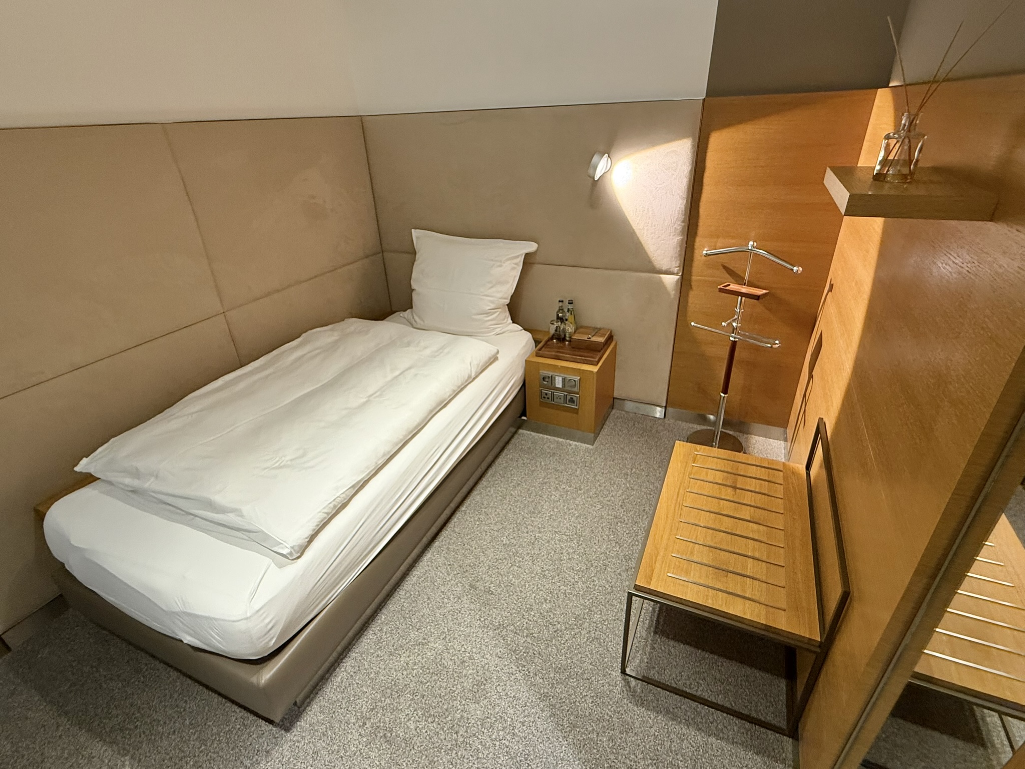 说走就走的A380头等舱：12小时连刷汉莎航空两大顶奢头等舱休息室，还能在休息室过海关入境？！