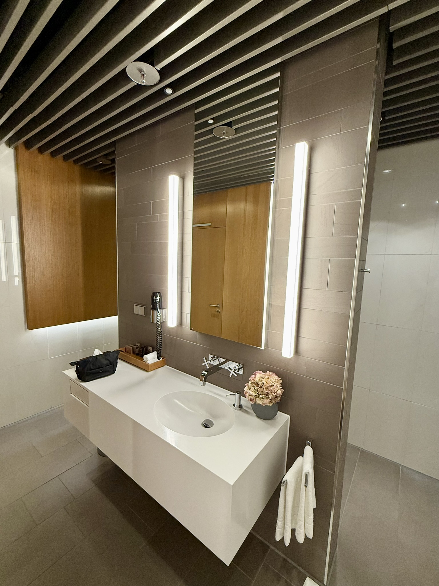 说走就走的A380头等舱：12小时连刷汉莎航空两大顶奢头等舱休息室，还能在休息室过海关入境？！