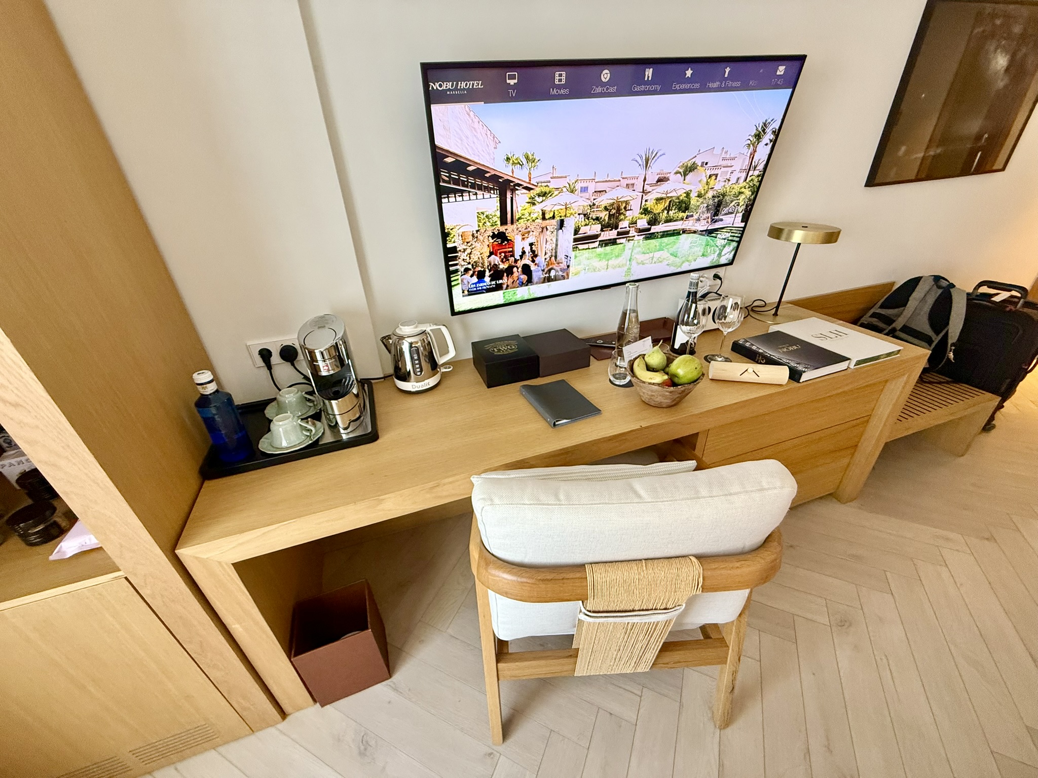 【避雷】免房券用在1500欧元一晚的“米一”度假酒店,结果以为在住汽车旅馆 - Nobu Hotel Marbella入住体验 8 【避雷】免房券用在1500欧元一晚的“米一”度假酒店,结果以为在住汽车旅馆 - Nobu Hotel Marbella入住体验