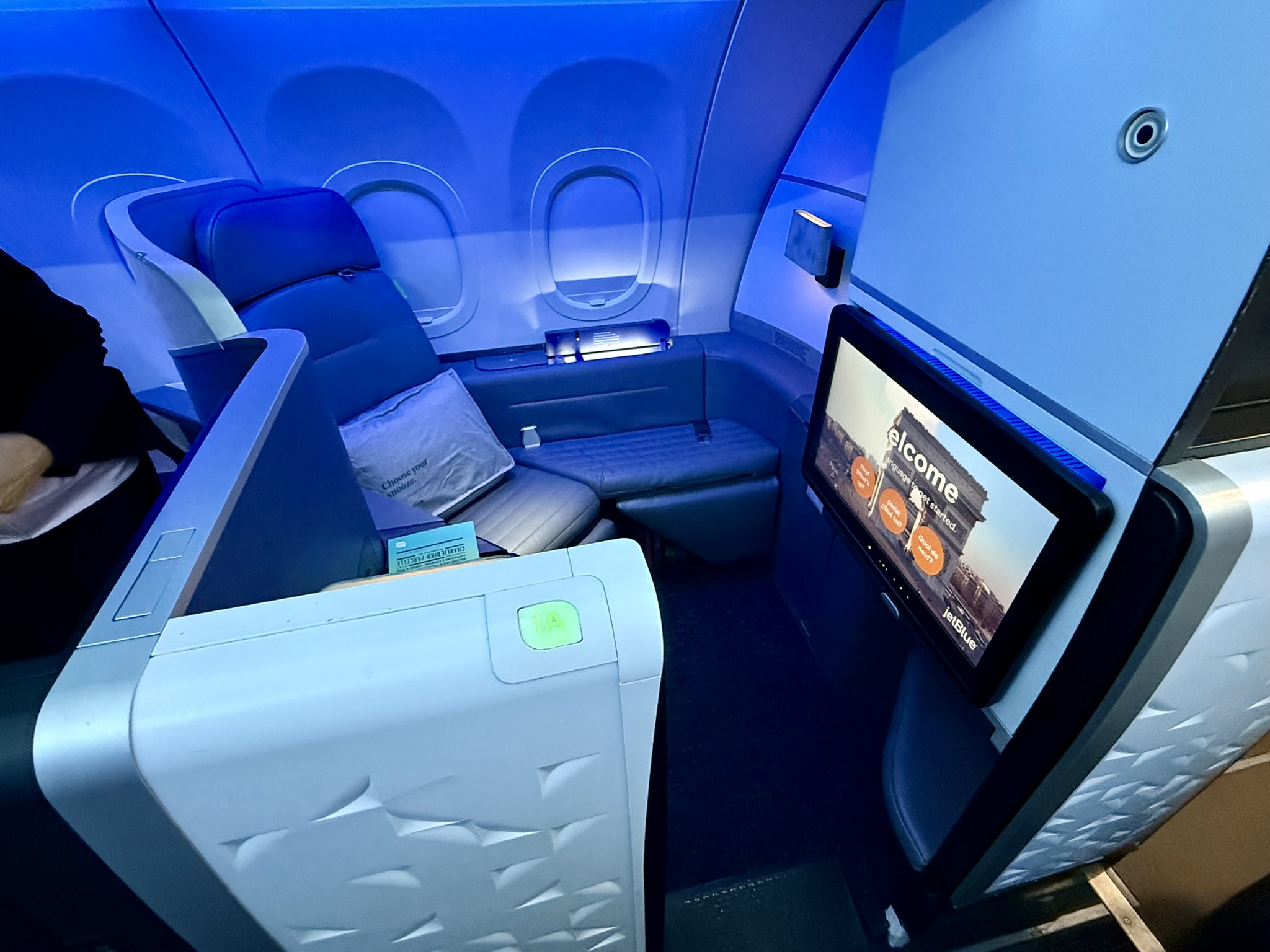 第一次窄体机商务舱跨洋,居然是顶级套间?JetBlue Mint A321neo(纽约JFK – 巴黎CDG)商务舱体验 9 第一次窄体机商务舱跨洋,居然是顶级套间?JetBlue Mint A321neo(纽约JFK – 巴黎CDG)商务舱体验