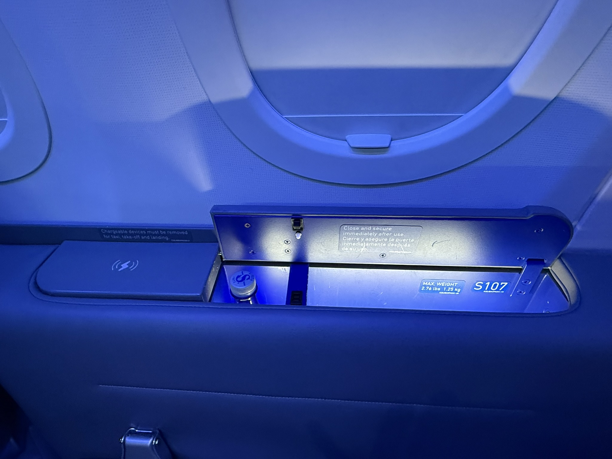 第一次窄体机商务舱跨洋,居然是顶级套间?JetBlue Mint A321neo(纽约JFK – 巴黎CDG)商务舱体验 12 第一次窄体机商务舱跨洋,居然是顶级套间?JetBlue Mint A321neo(纽约JFK – 巴黎CDG)商务舱体验