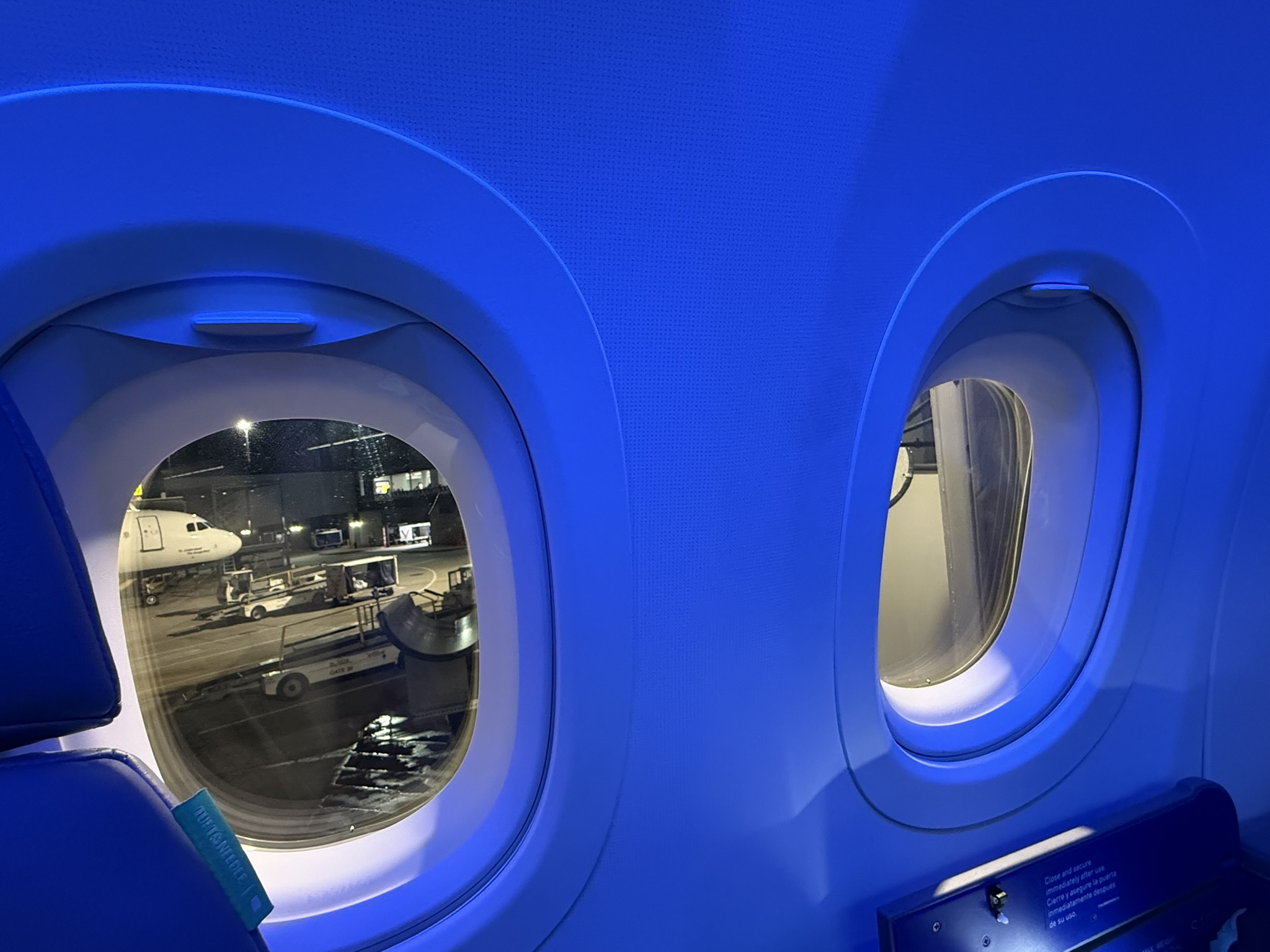 第一次窄体机商务舱跨洋,居然是顶级套间?JetBlue Mint A321neo(纽约JFK – 巴黎CDG)商务舱体验 20 第一次窄体机商务舱跨洋,居然是顶级套间?JetBlue Mint A321neo(纽约JFK – 巴黎CDG)商务舱体验