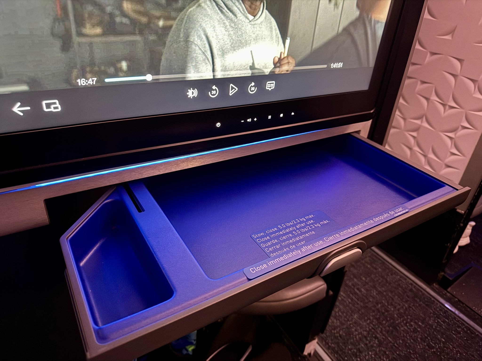 第一次窄体机商务舱跨洋,居然是顶级套间?JetBlue Mint A321neo(纽约JFK – 巴黎CDG)商务舱体验 19 第一次窄体机商务舱跨洋,居然是顶级套间?JetBlue Mint A321neo(纽约JFK – 巴黎CDG)商务舱体验