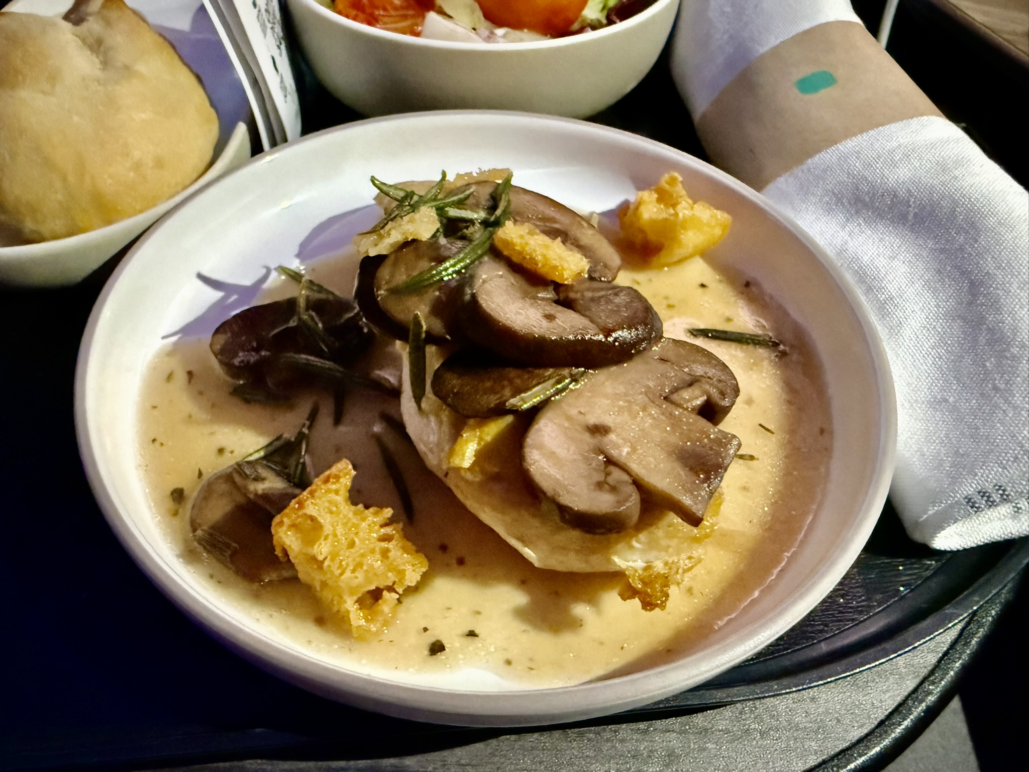 第一次窄体机商务舱跨洋,居然是顶级套间?JetBlue Mint A321neo(纽约JFK – 巴黎CDG)商务舱体验 31 第一次窄体机商务舱跨洋,居然是顶级套间?JetBlue Mint A321neo(纽约JFK – 巴黎CDG)商务舱体验