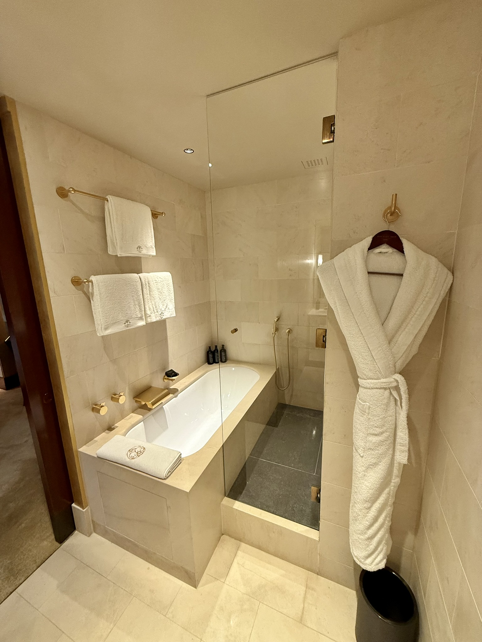 被Wi-Fi破坏的顶奢套房 - 巴黎柏悦酒店（Park Hyatt Paris-Vendôme）入住体验