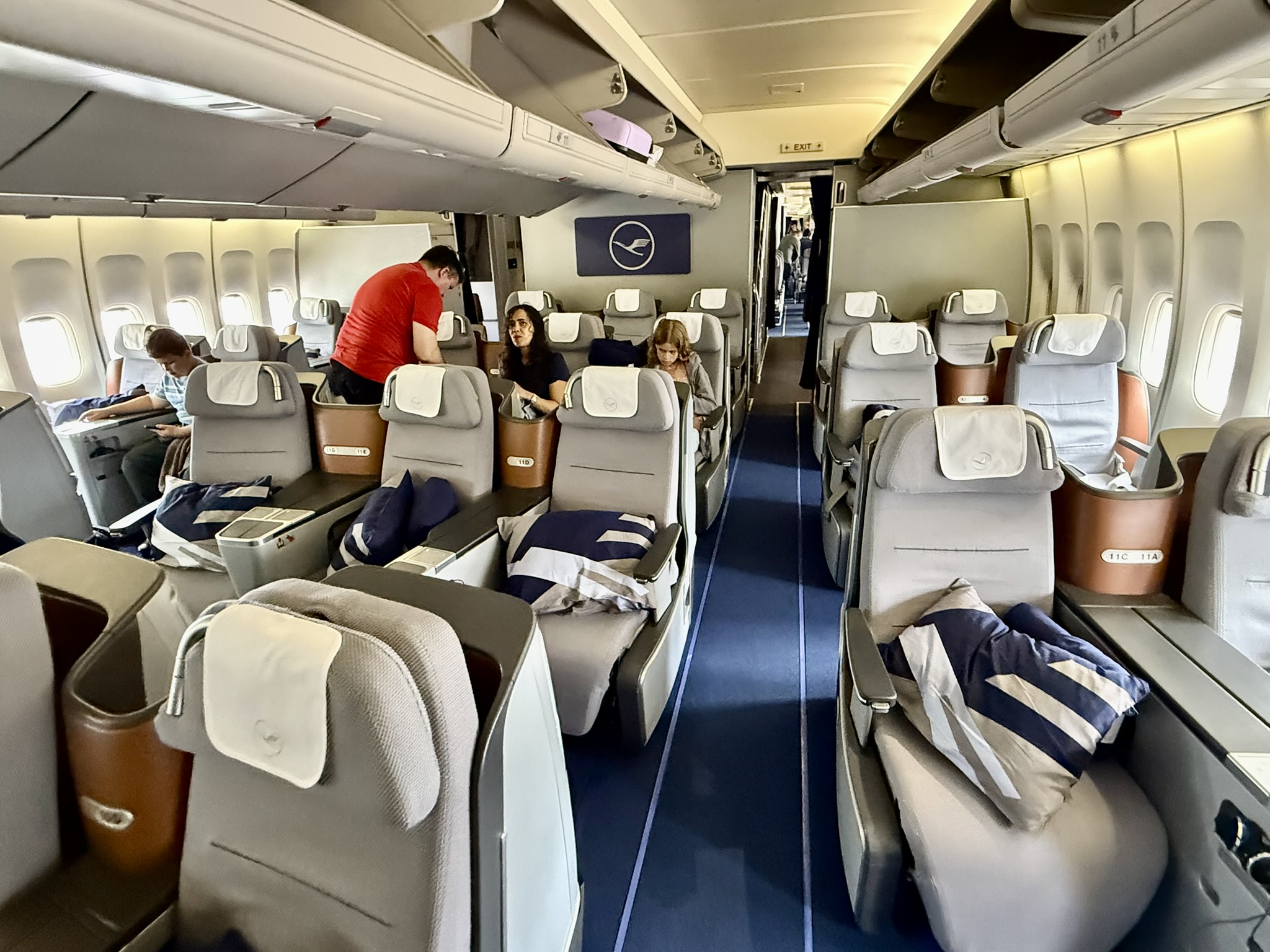 28K点数拿下空中女皇跨洋商务舱 - 汉莎航空B747-400（法兰克福 – 纽约纽瓦克）商务舱体验