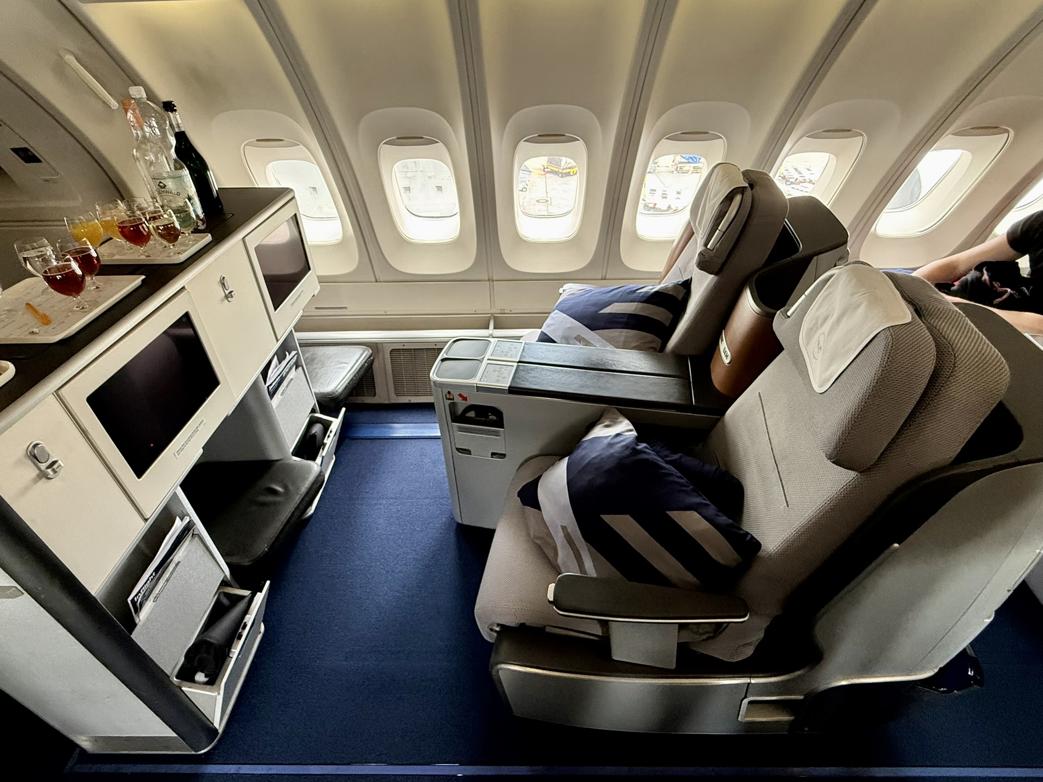 28K点数拿下空中女皇跨洋商务舱 - 汉莎航空B747-400（法兰克福 – 纽约纽瓦克）商务舱体验